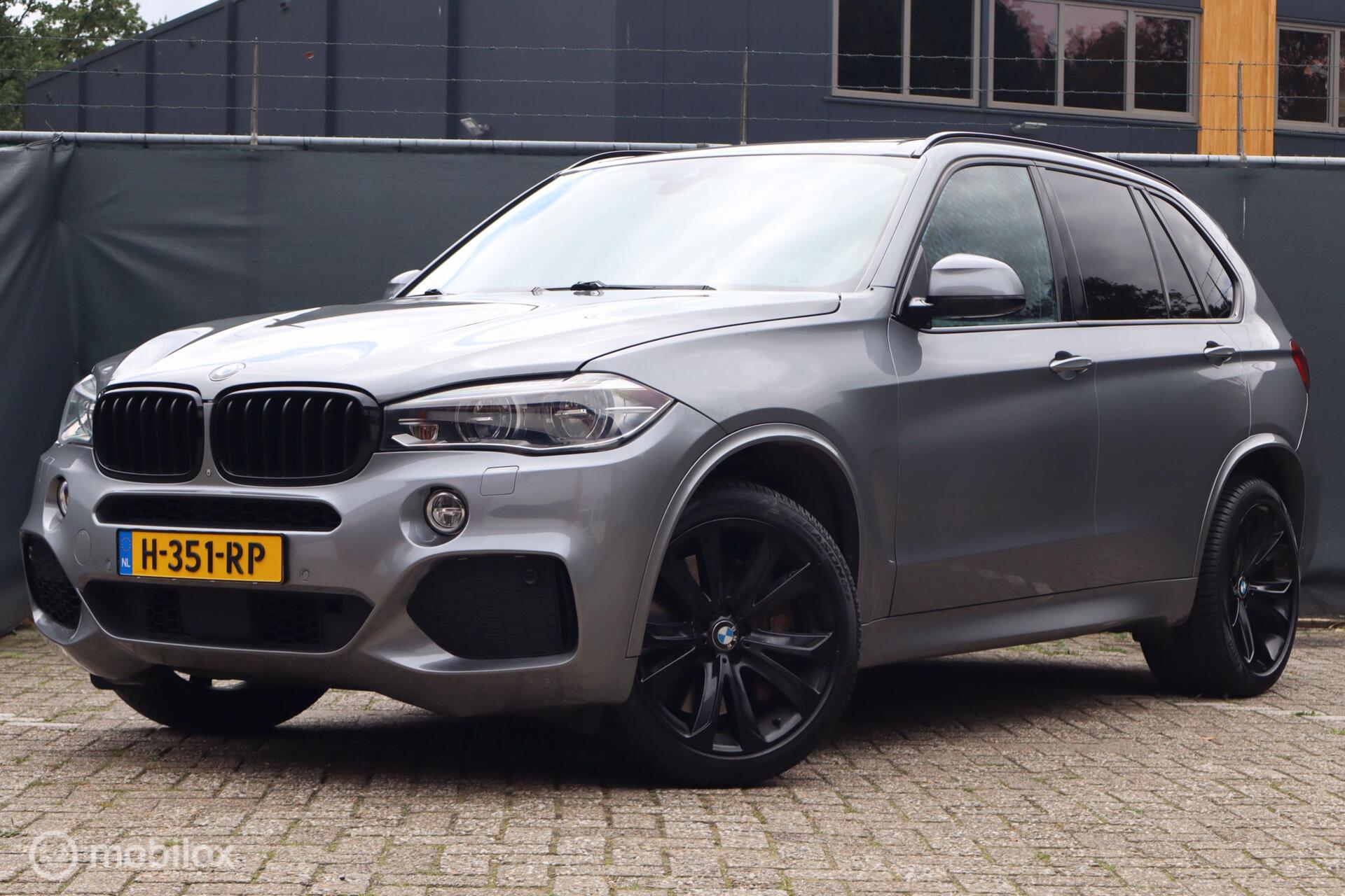 Foto van BMW X5 Xdrive50i