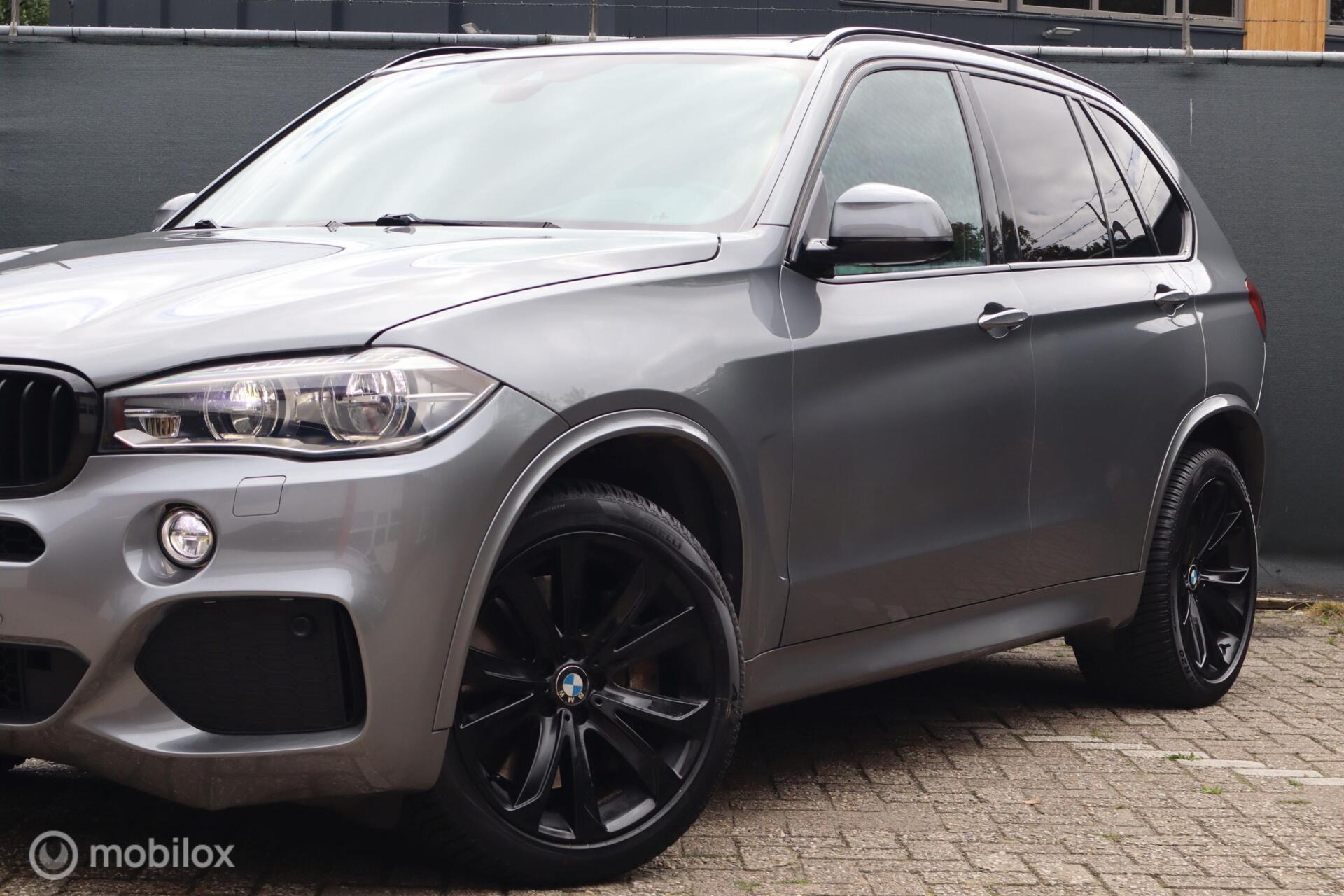 Foto van BMW X5 Xdrive50i