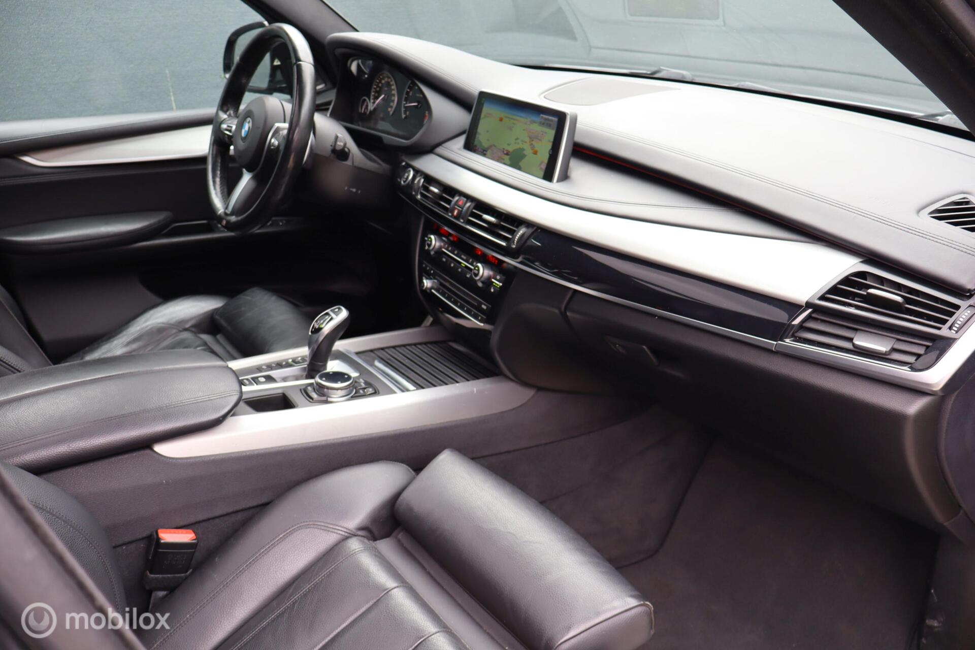 Foto van BMW X5 Xdrive50i