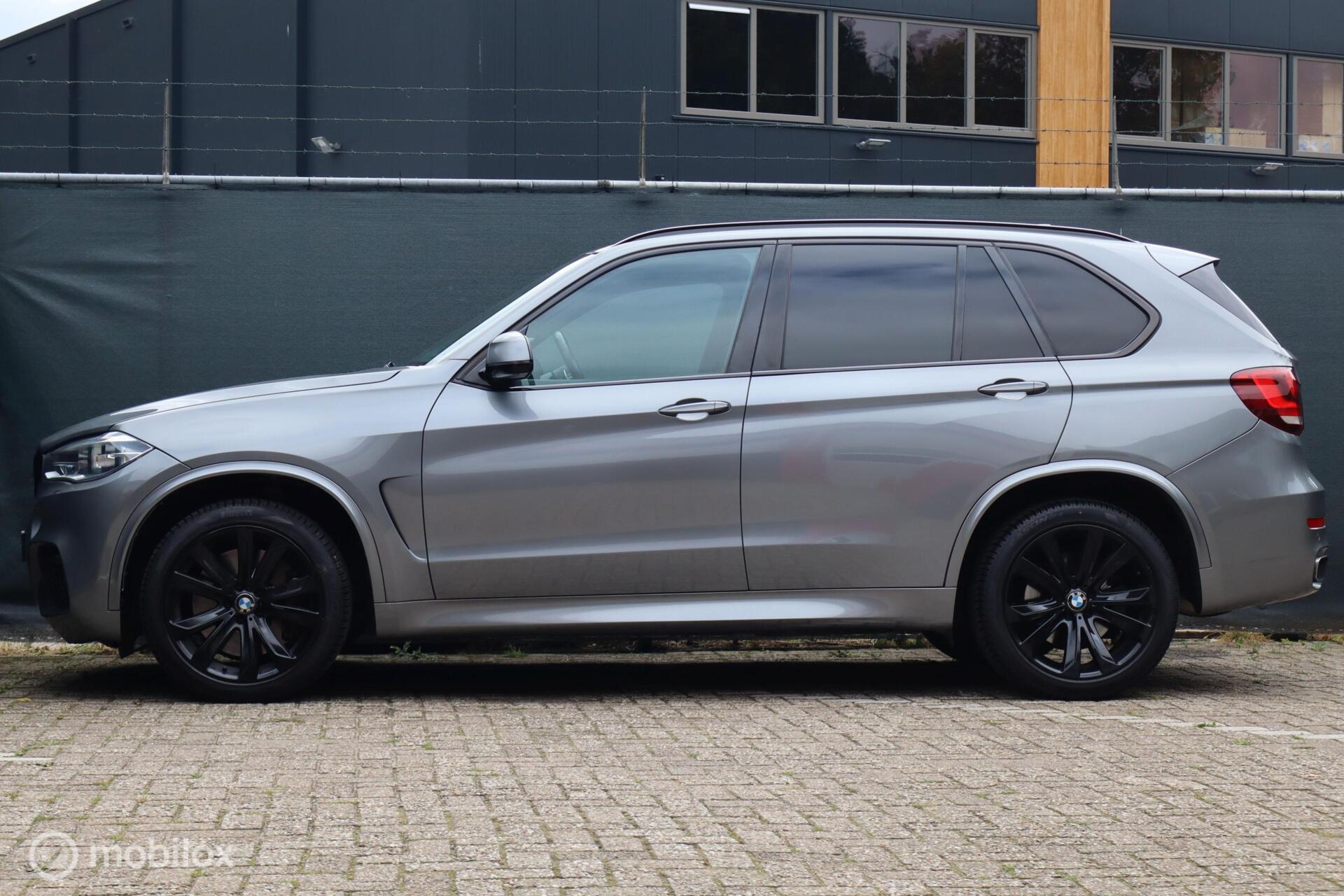 Foto van BMW X5 Xdrive50i