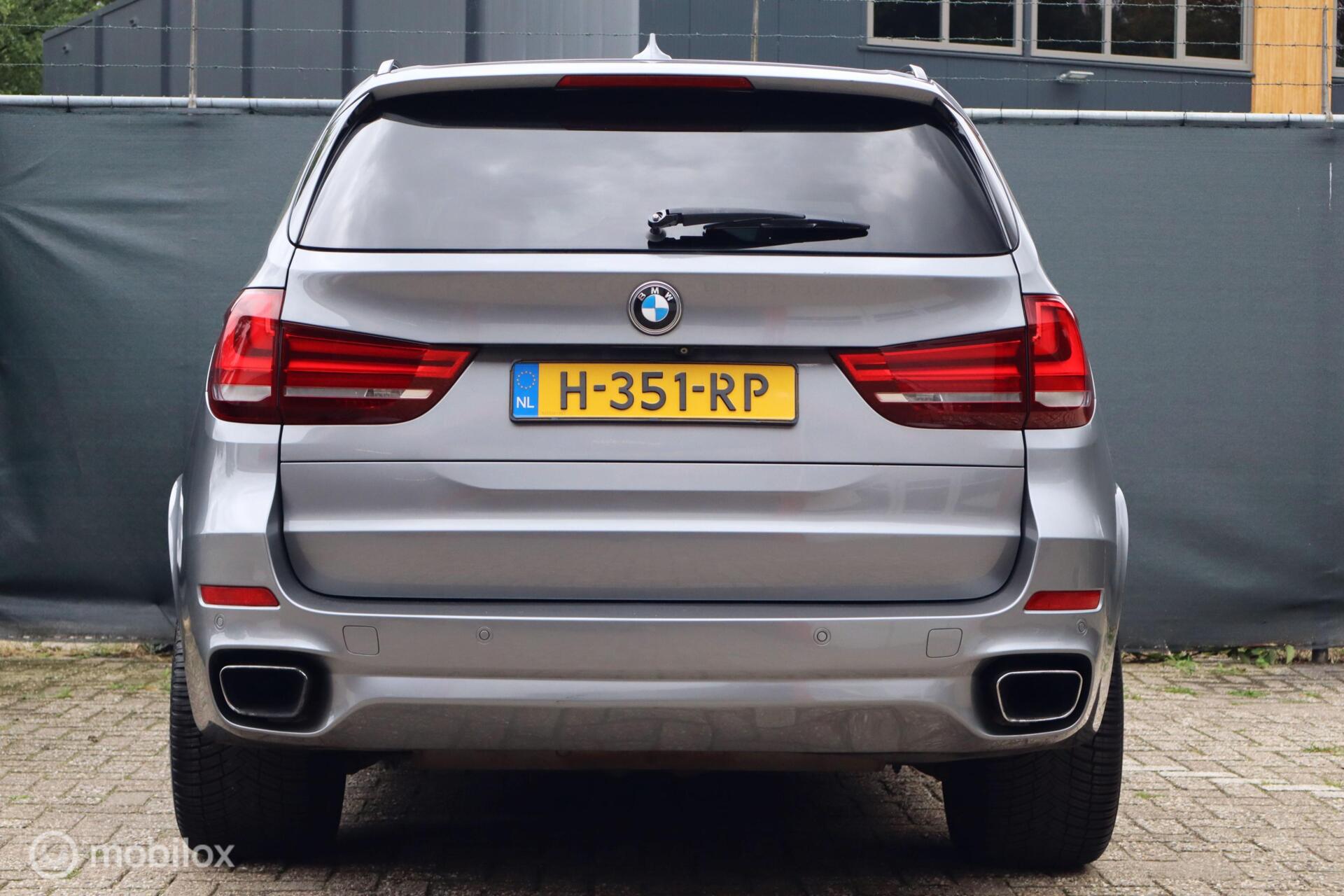Foto van BMW X5 Xdrive50i