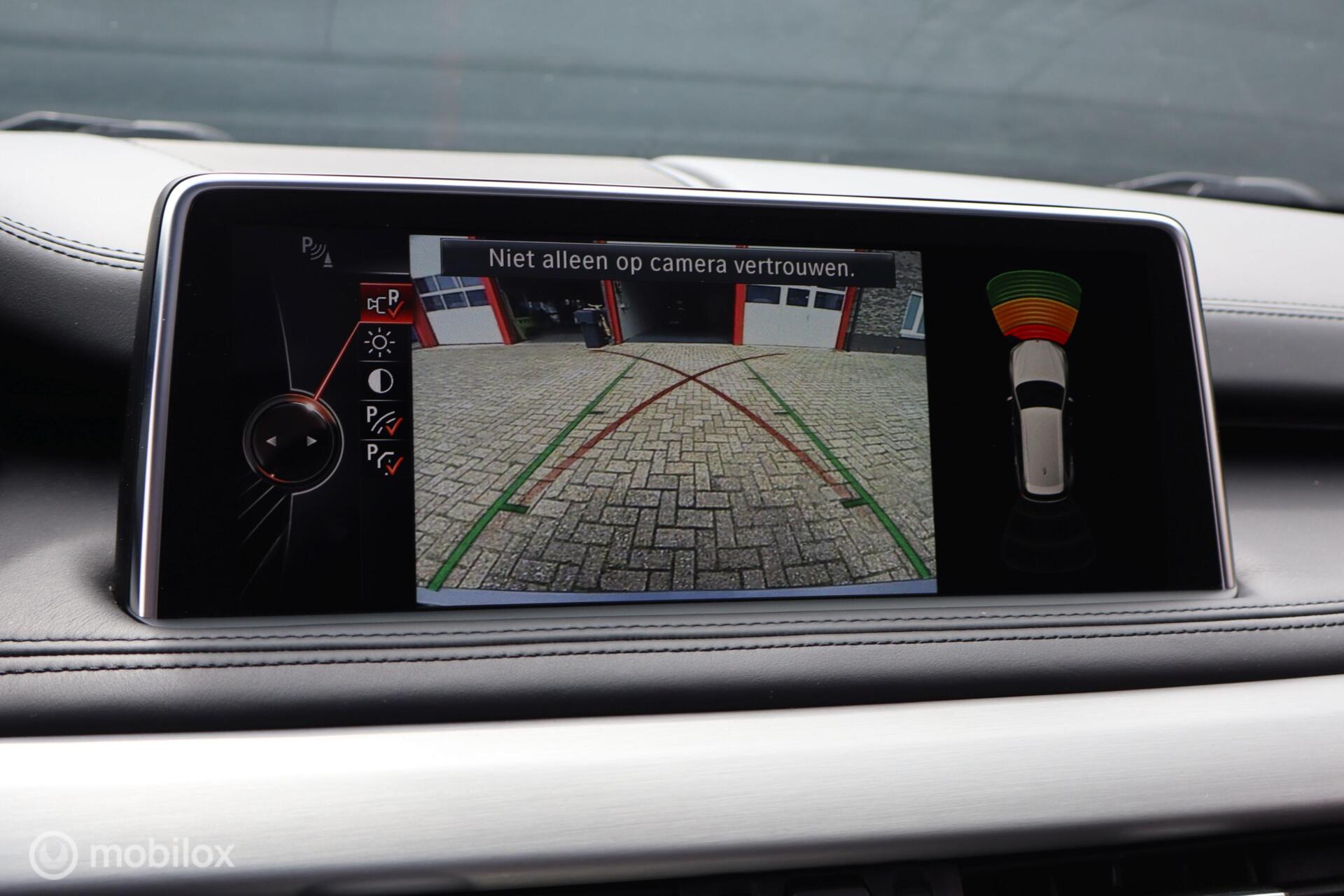 Foto van BMW X5 Xdrive50i