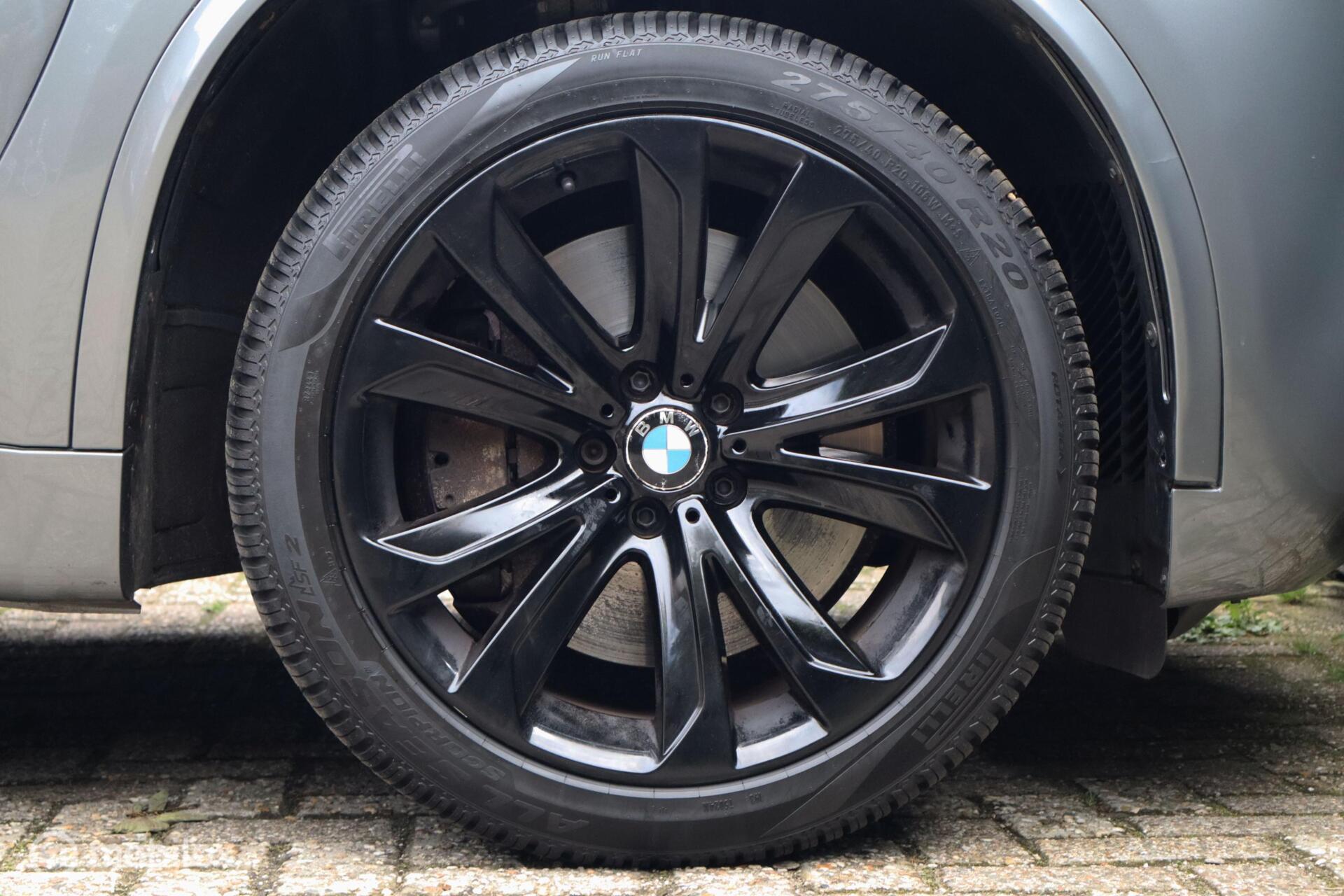 Foto van BMW X5 Xdrive50i