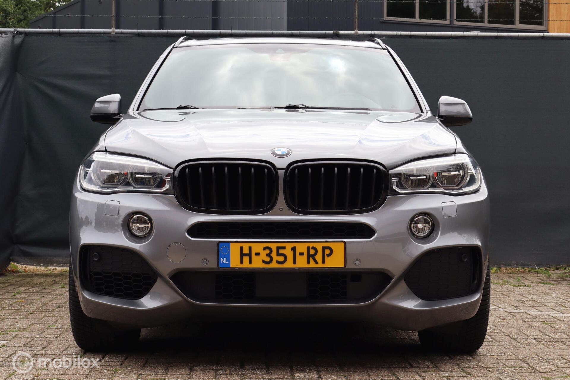 Foto van BMW X5 Xdrive50i