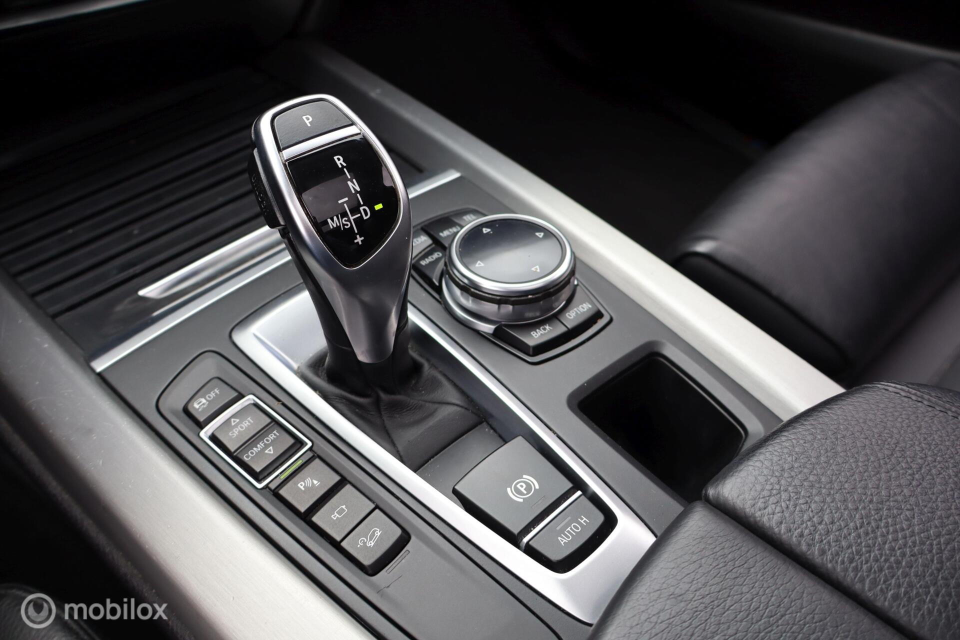 Foto van BMW X5 Xdrive50i
