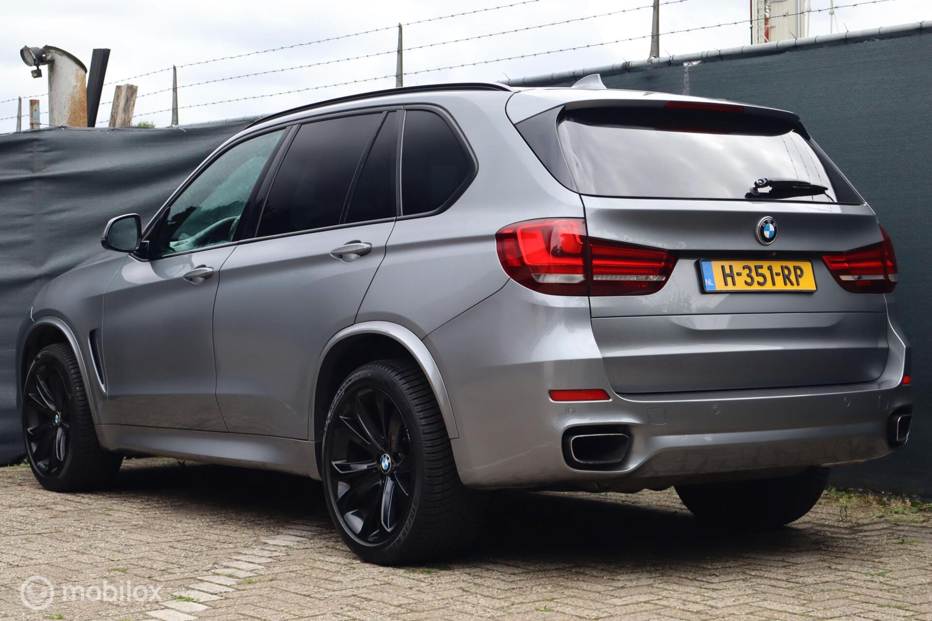 Foto van BMW X5 Xdrive50i