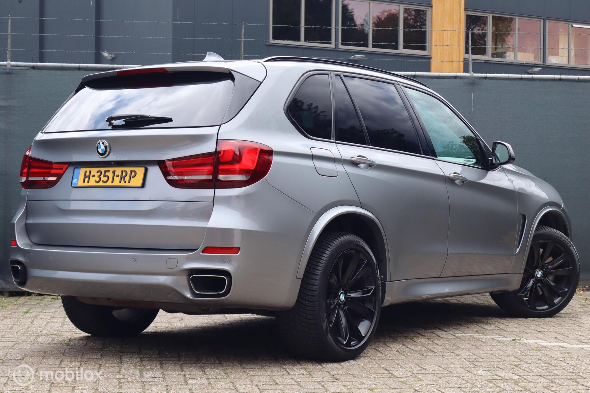 Foto van BMW X5 Xdrive50i