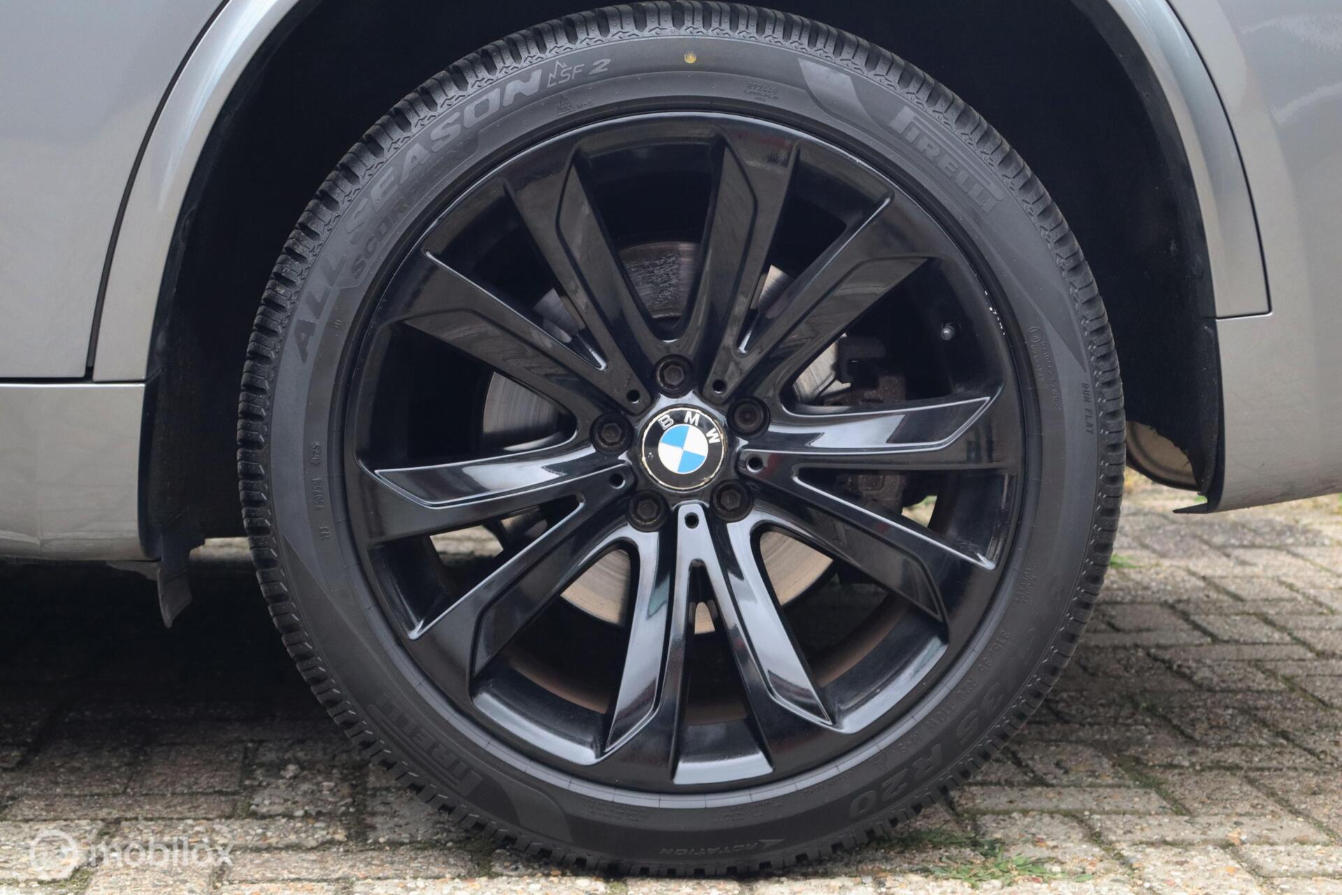 Foto van BMW X5 Xdrive50i