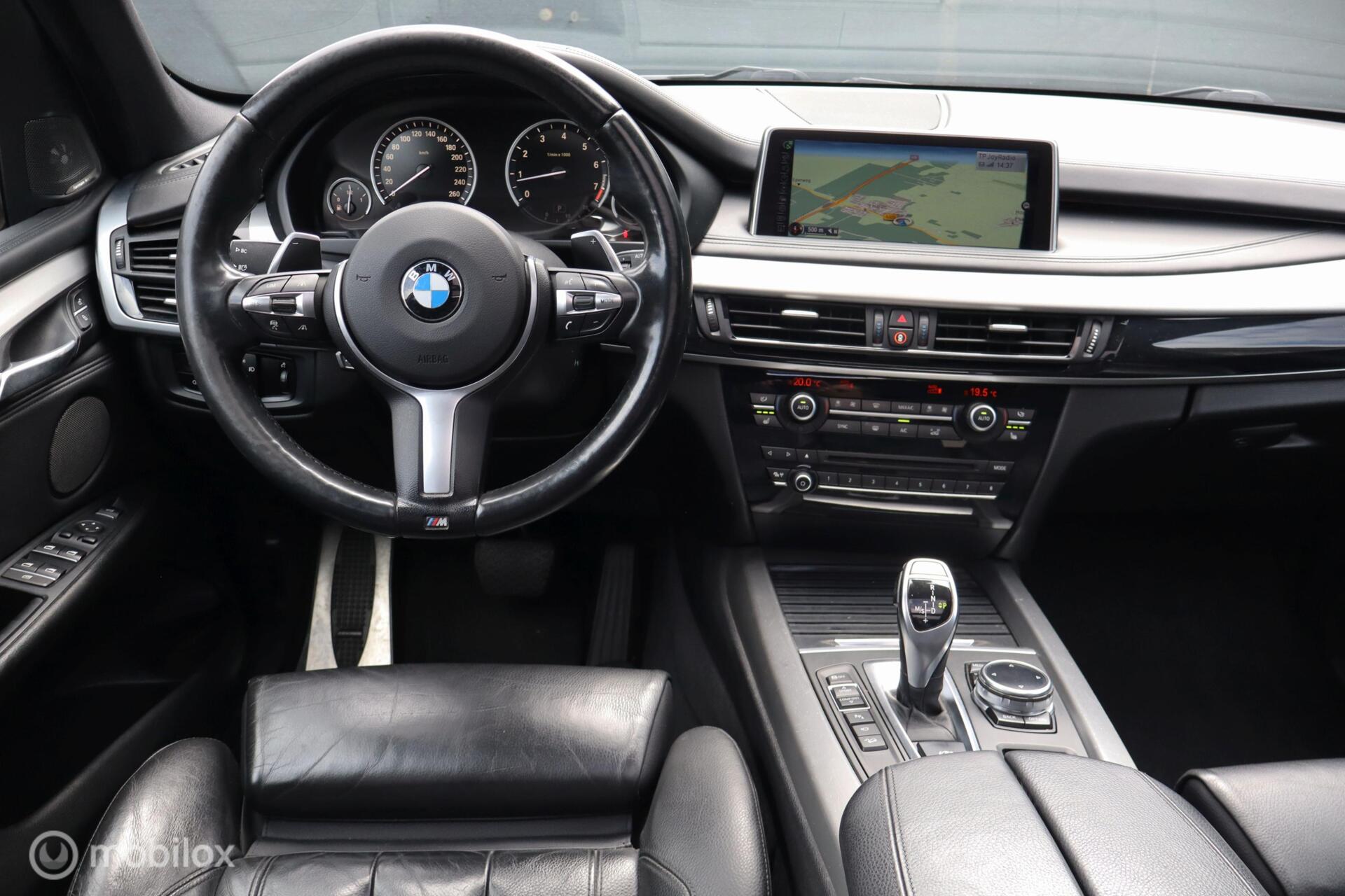 Foto van BMW X5 Xdrive50i