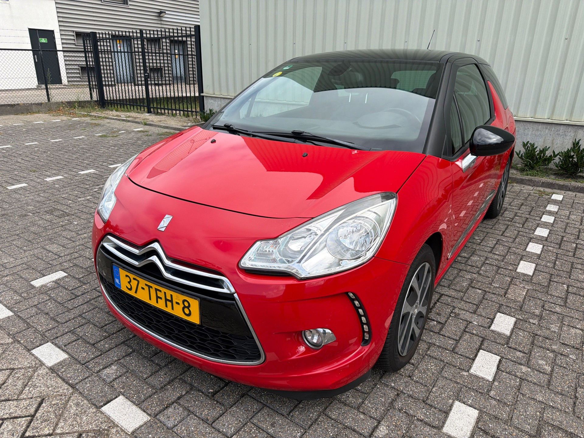 Citroen Ds3 1.6 e-HDi So Chic|NAP|Navi|Clima 2012 - voorkant