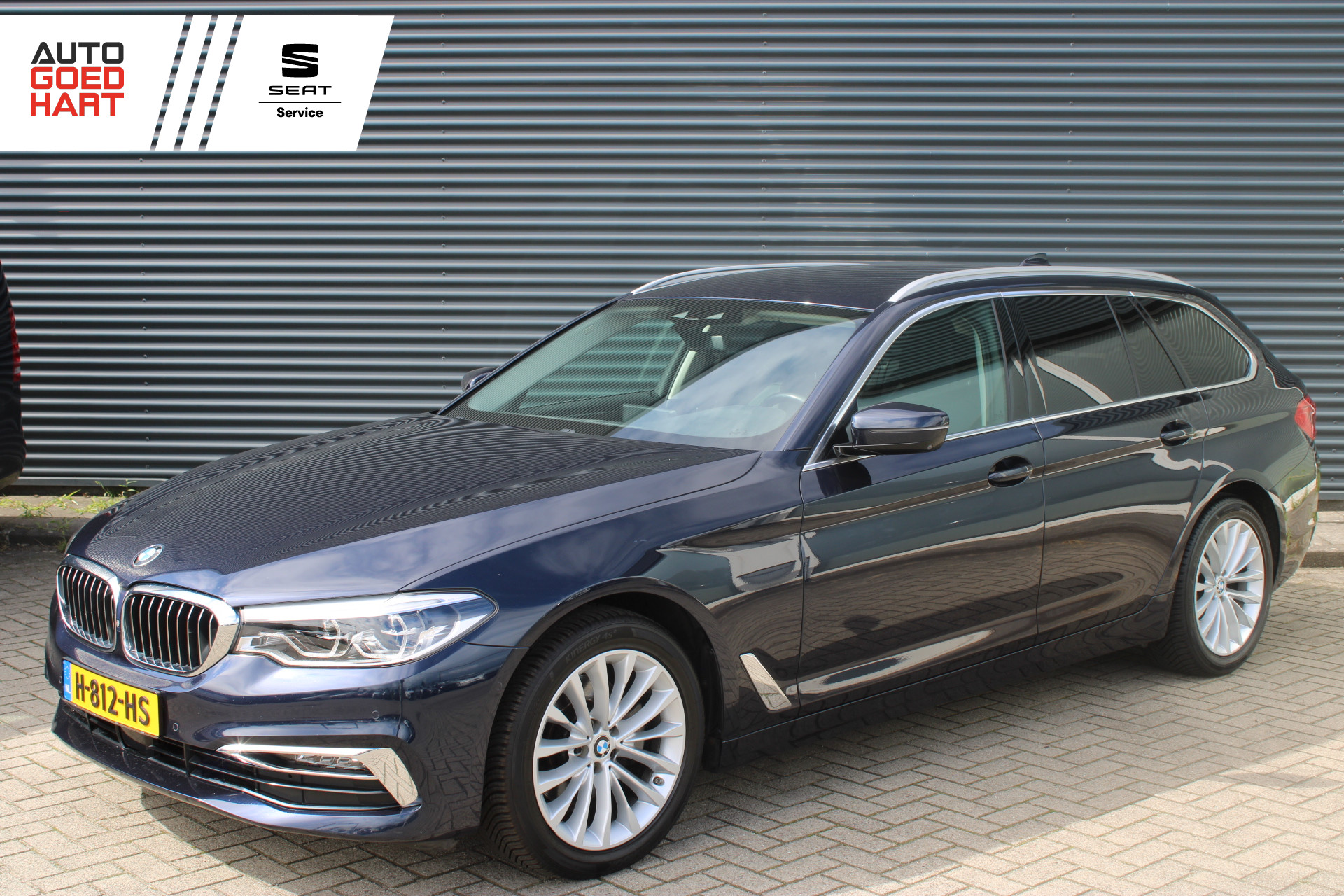 BMW 5-serie Touring 520i Luxuryline Full-Led Comfort-Zetels Dakota-Leer 360-Camera 2020 - voorkant