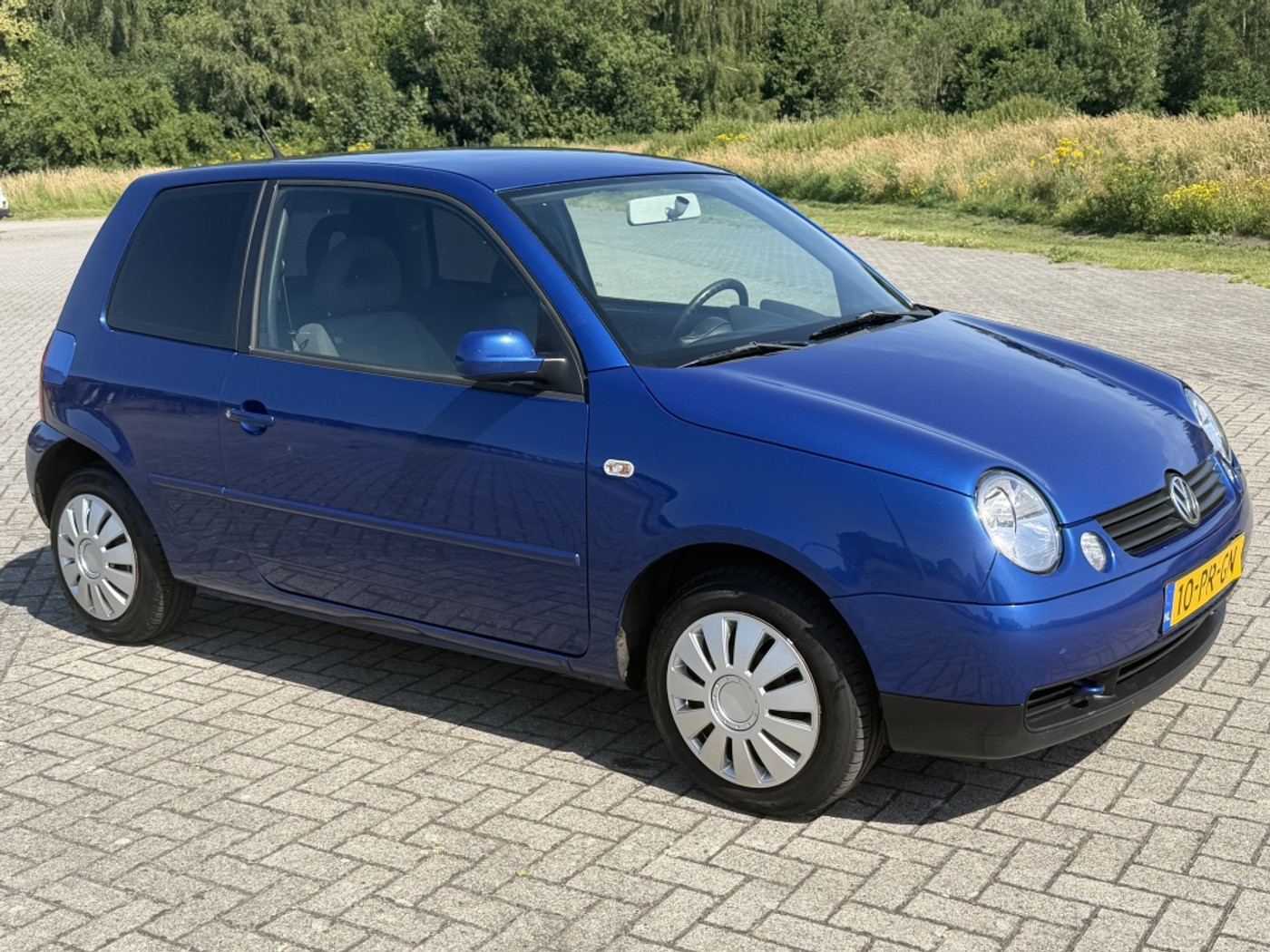 Volkswagen Lupo 1.4 APK:NIEUW BIJ AFLEVERING 2004 - voorkant