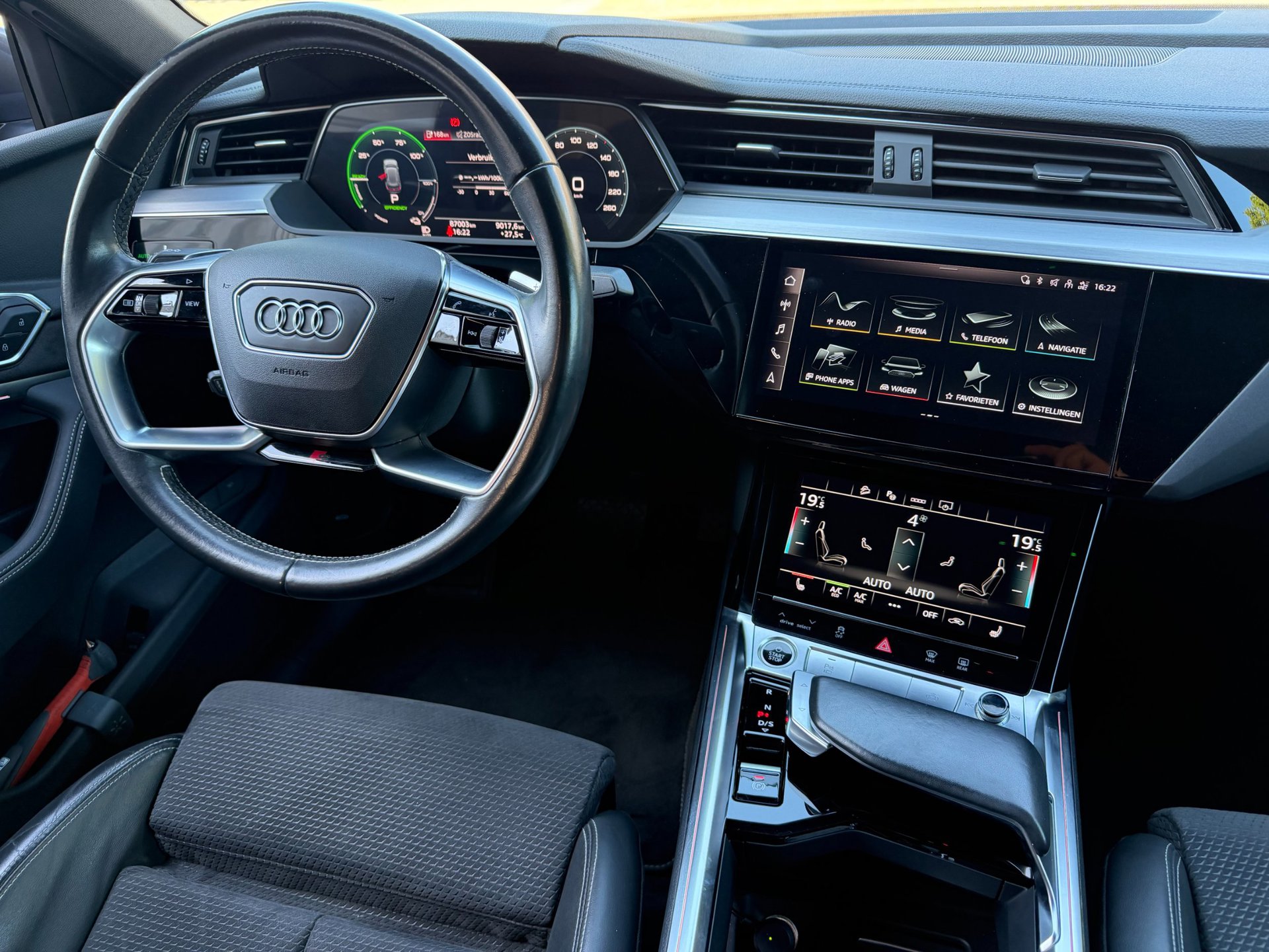 Foto van Audi E-tron Sportback 50