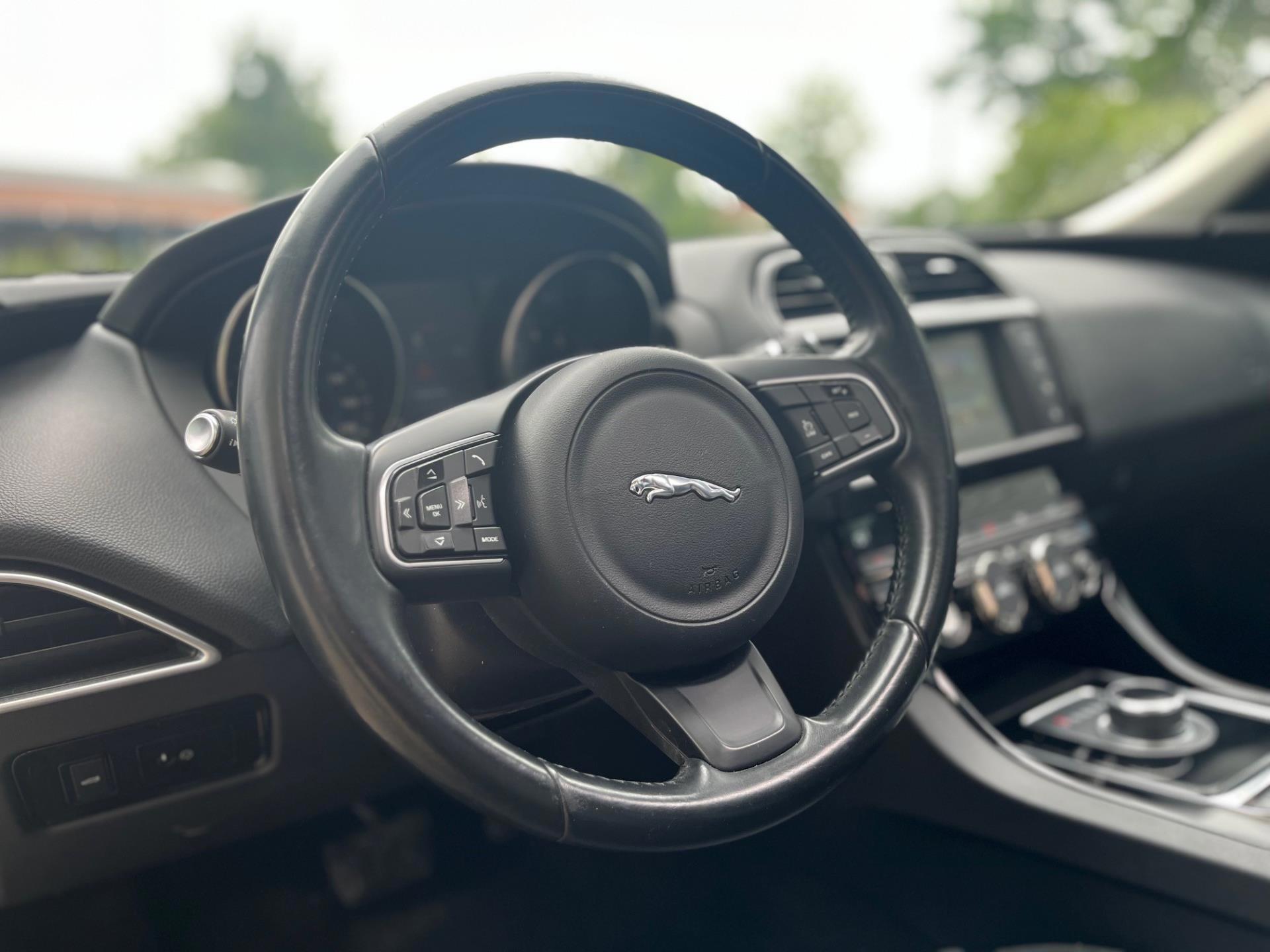 Foto van Jaguar Jaguar Xe