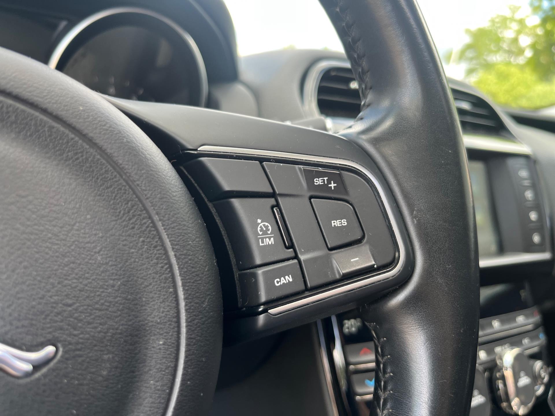 Foto van Jaguar Jaguar Xe