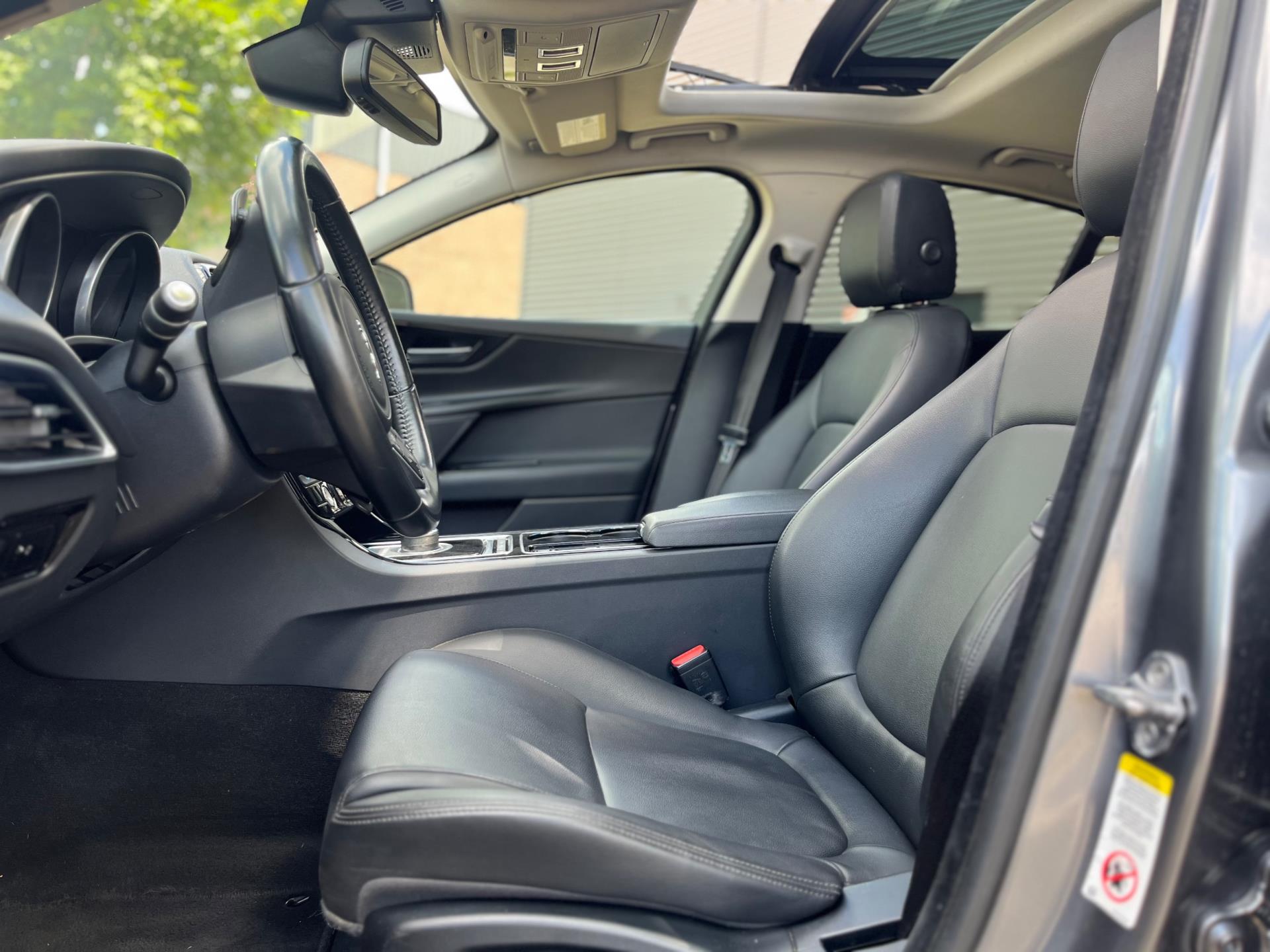 Foto van Jaguar Jaguar Xe