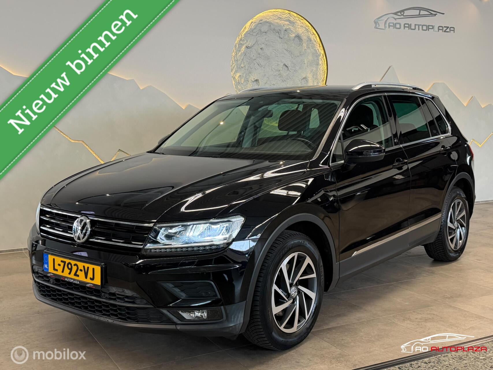 Volkswagen Tiguan 1.4 TSI ACT Highline Sound/ACC/Virtual Cockpit 2017 - voorkant