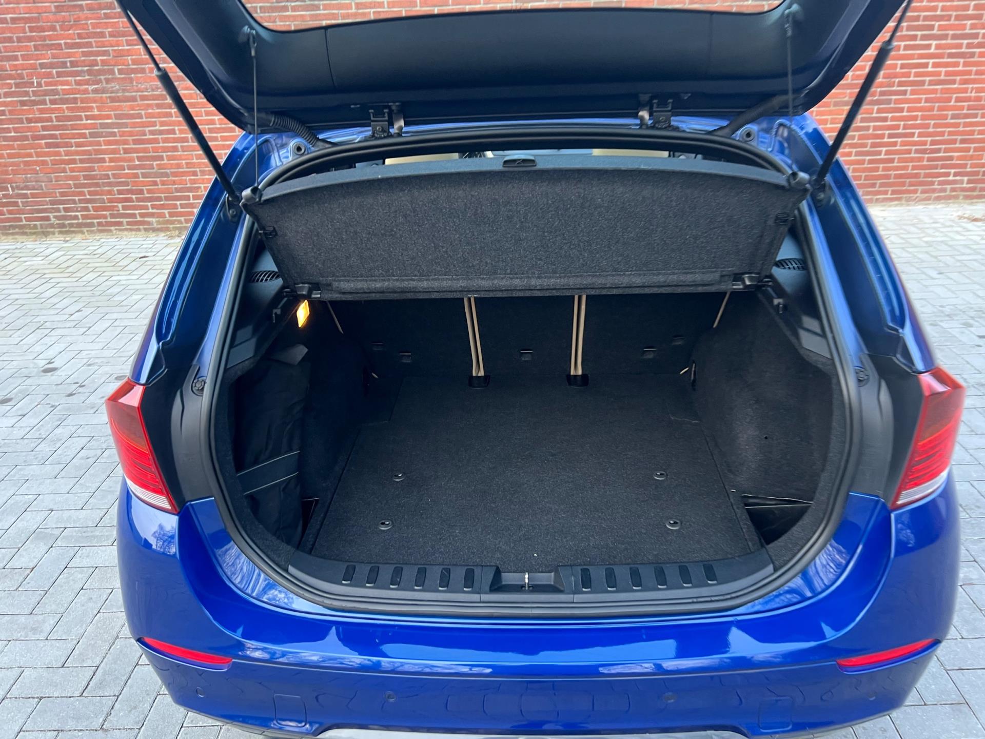 Foto van BMW X1 Xdrive20i