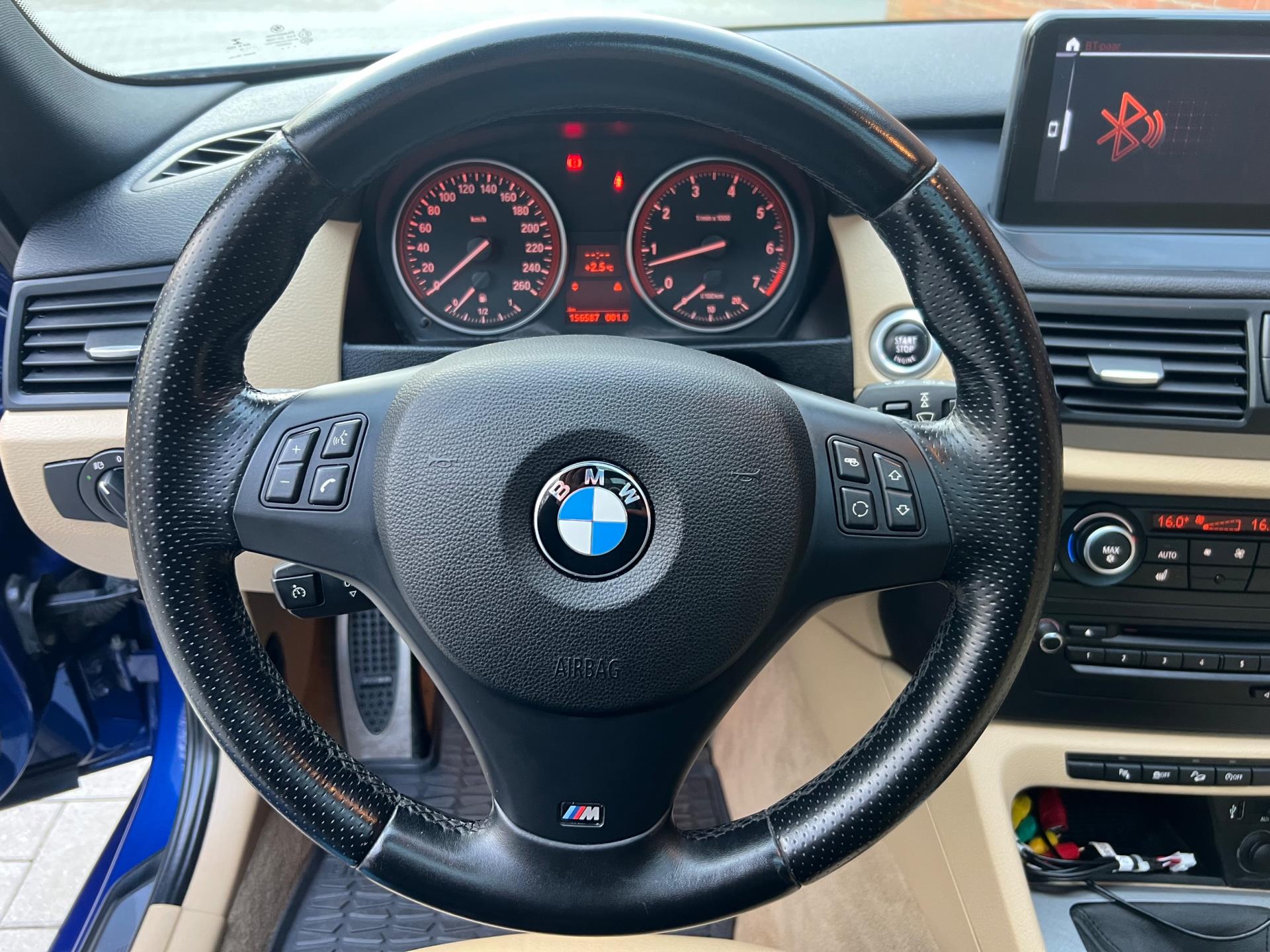 Foto van BMW X1 Xdrive20i