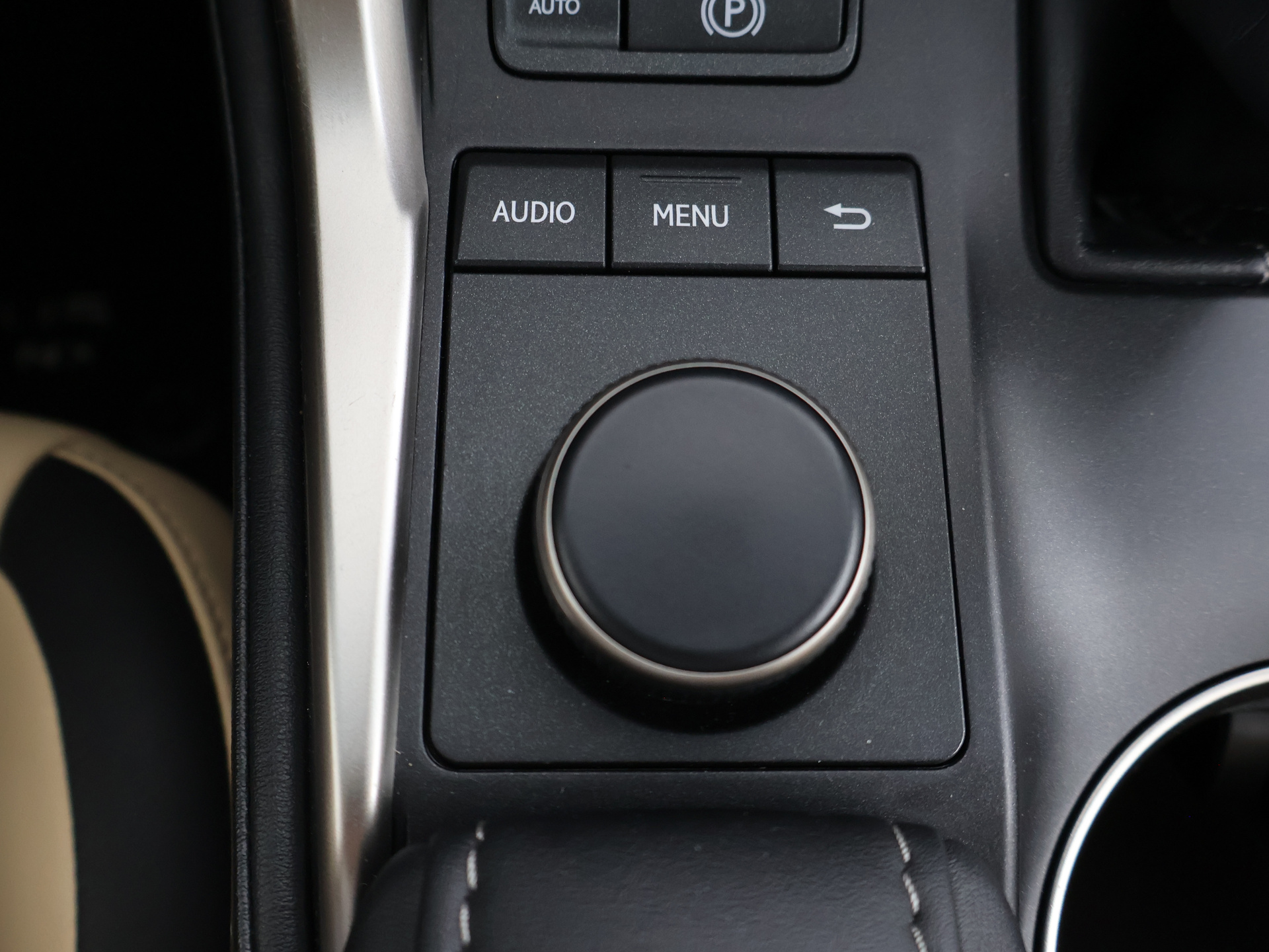 Foto van Lexus Lexus Nx300h