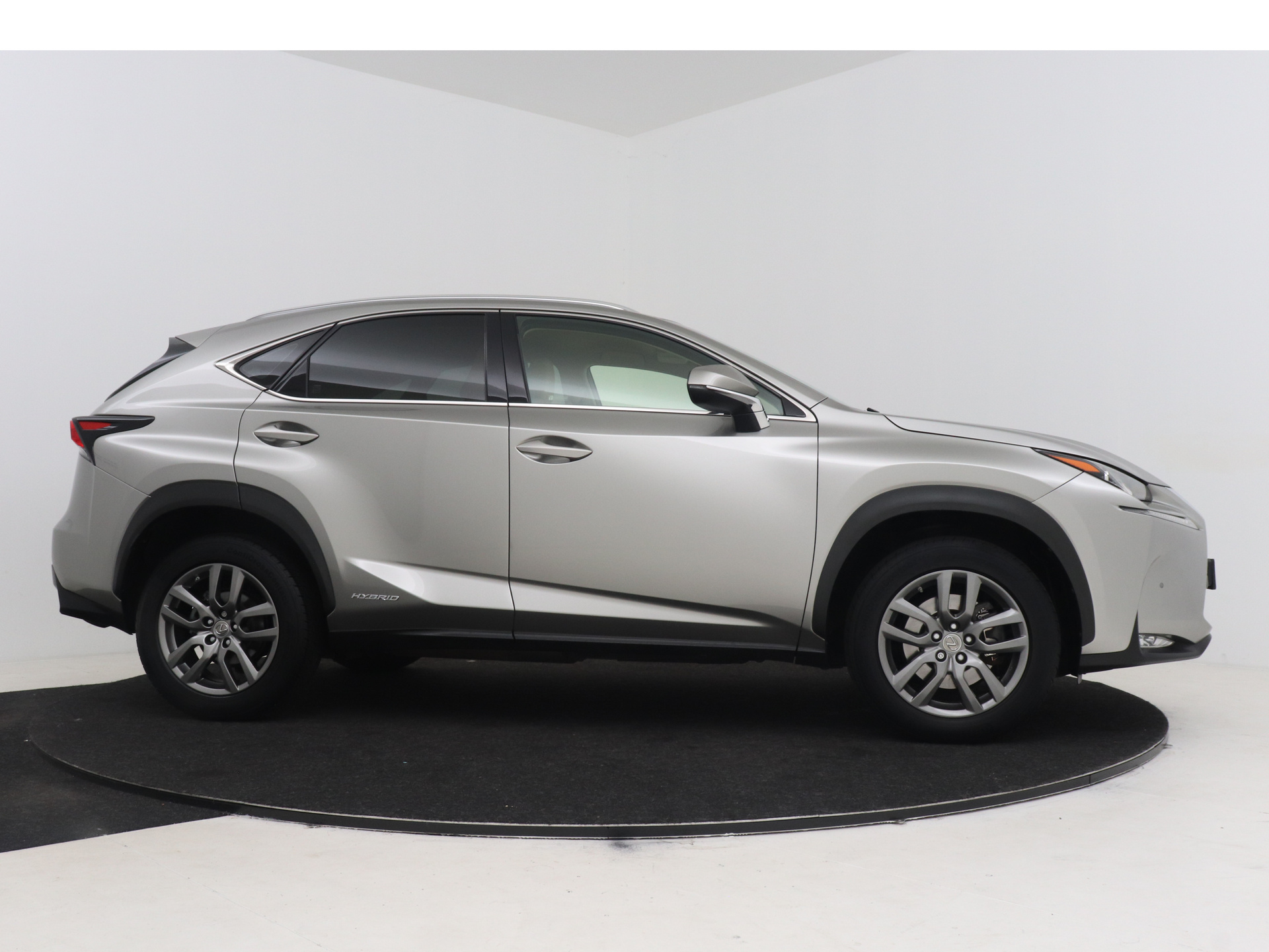Foto van Lexus Lexus Nx300h