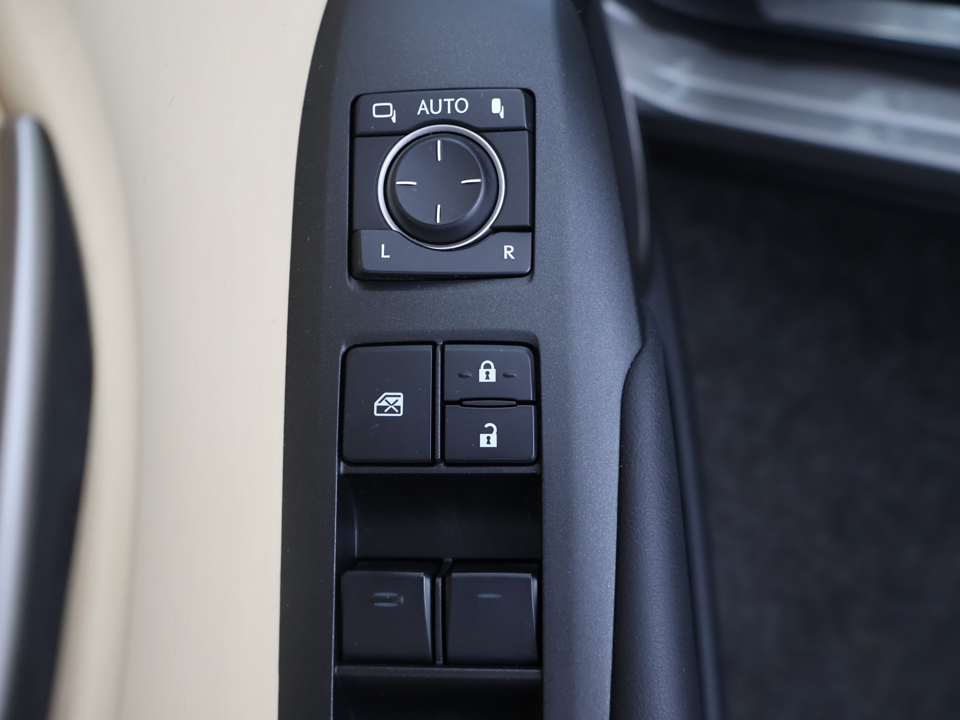 Foto van Lexus Lexus Nx300h
