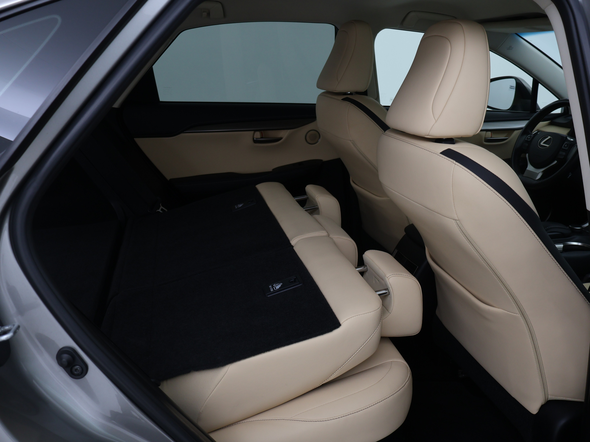 Foto van Lexus Lexus Nx300h