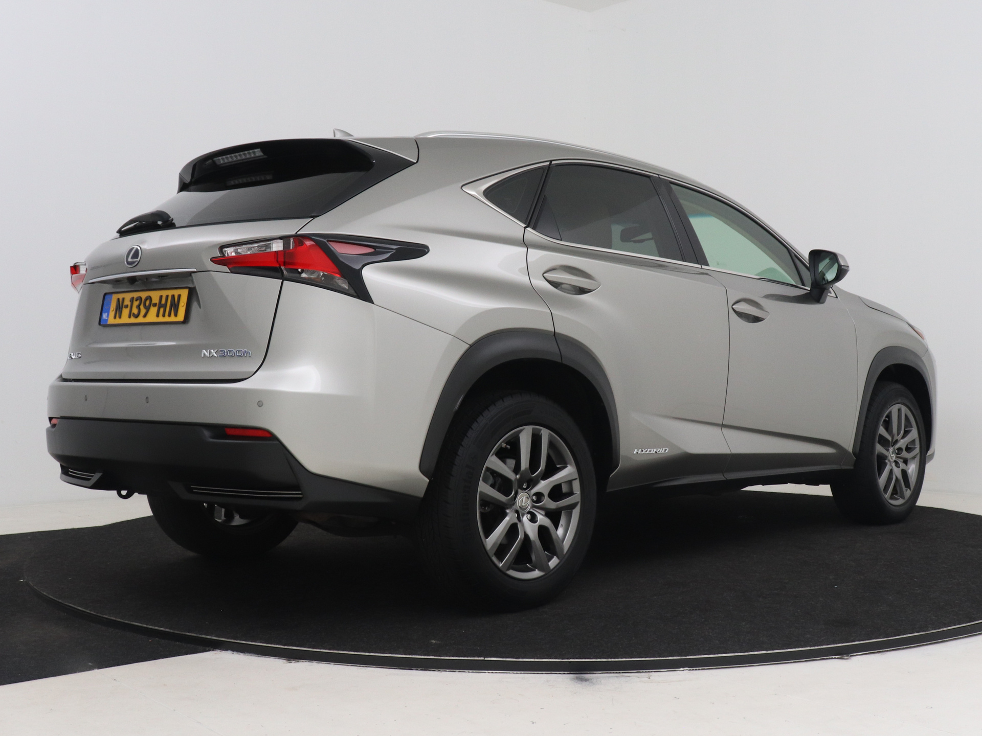 Foto van Lexus Lexus Nx300h