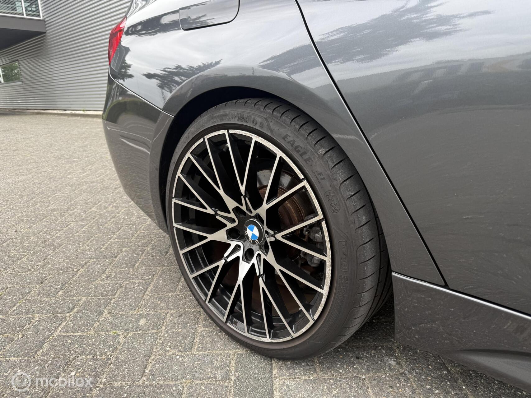 Foto van BMW 330e Iperformance