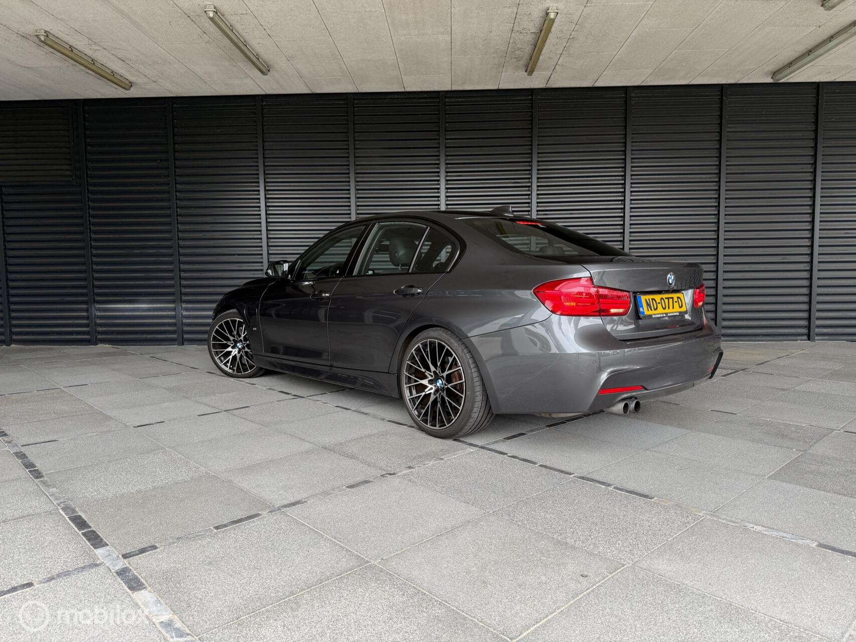 Foto van BMW 330e Iperformance