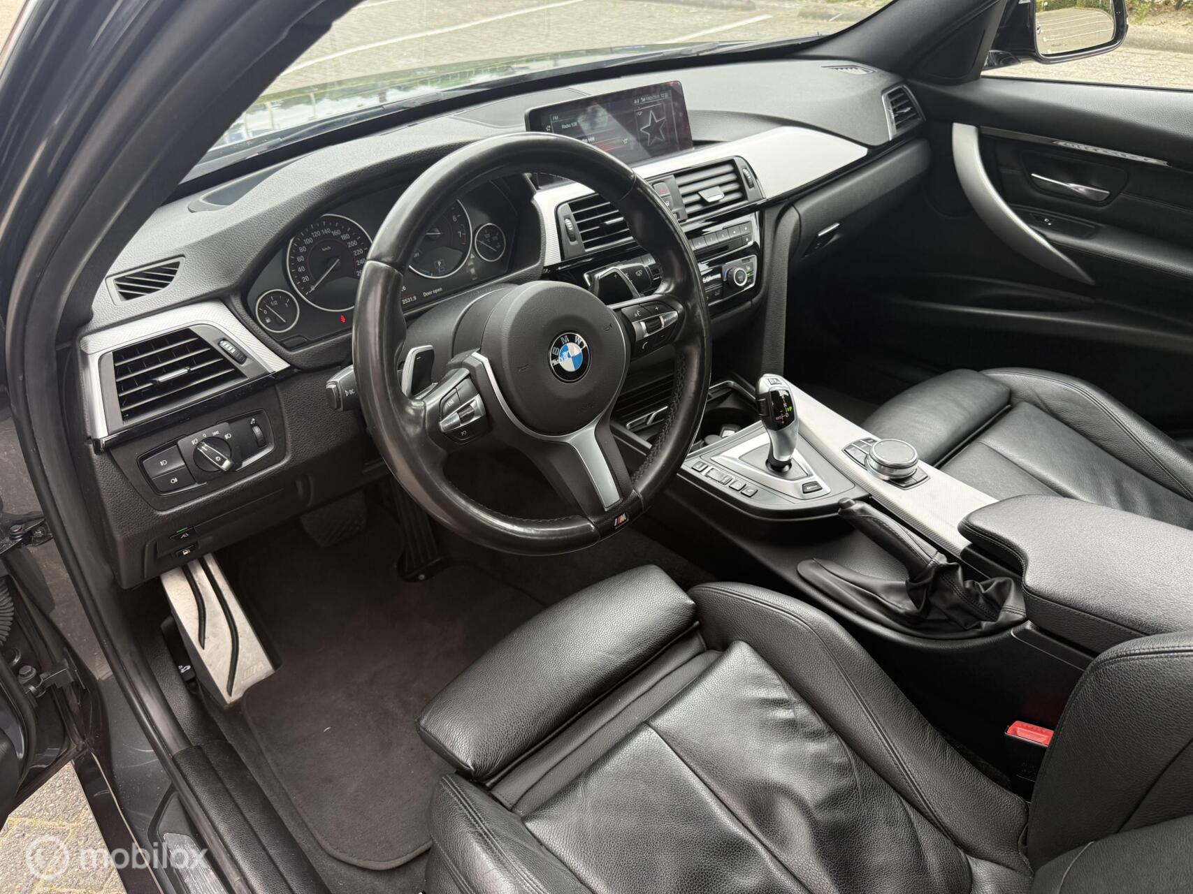 Foto van BMW 330e Iperformance