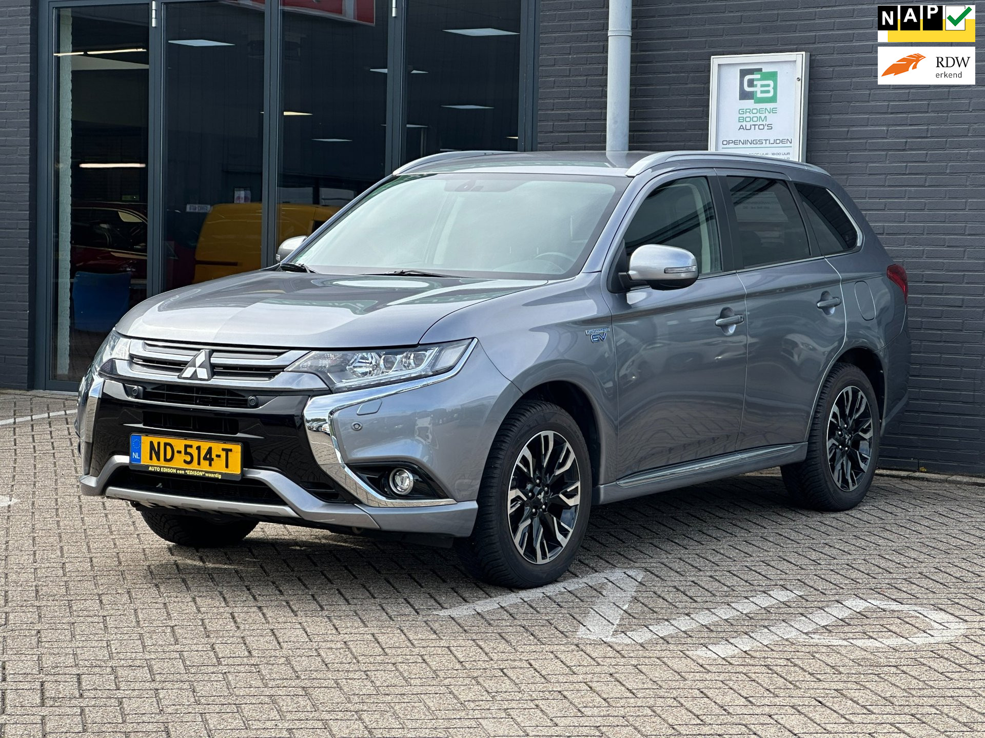 Mitsubishi Mitsubishi Outlander 2.0 PHEV Premium/2de EG/CAMERA/TREKHAAK/NL AUTO-NAP 2016 - voorkant