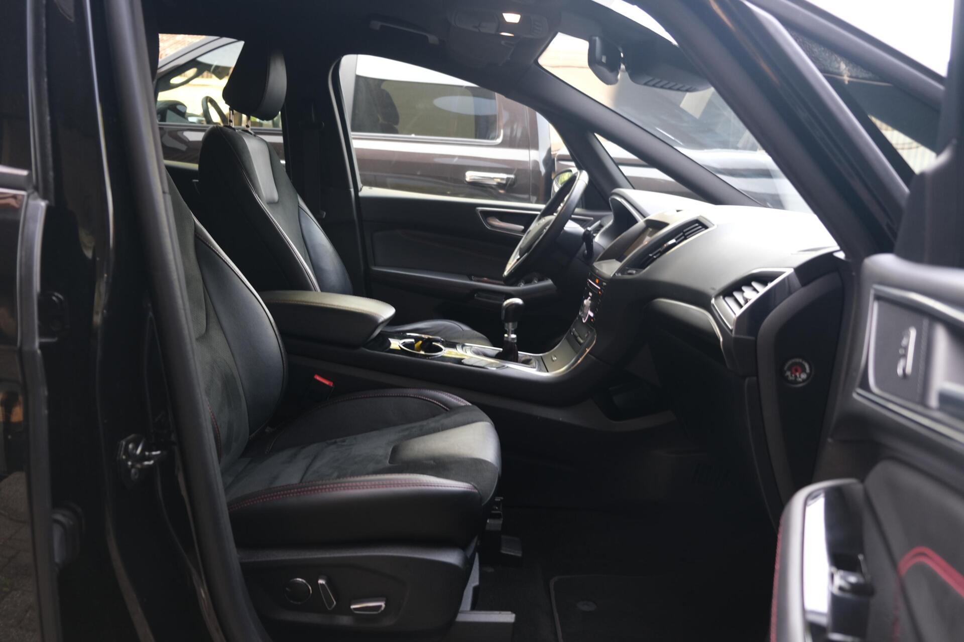 Foto van Ford S-max