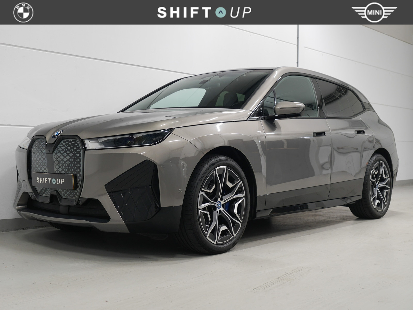 BMW Ix Xdrive40 xDrive40 Skylounge | CoPilot | Elektr. Trekhaak | Harman Kardon 2022 - voorkant