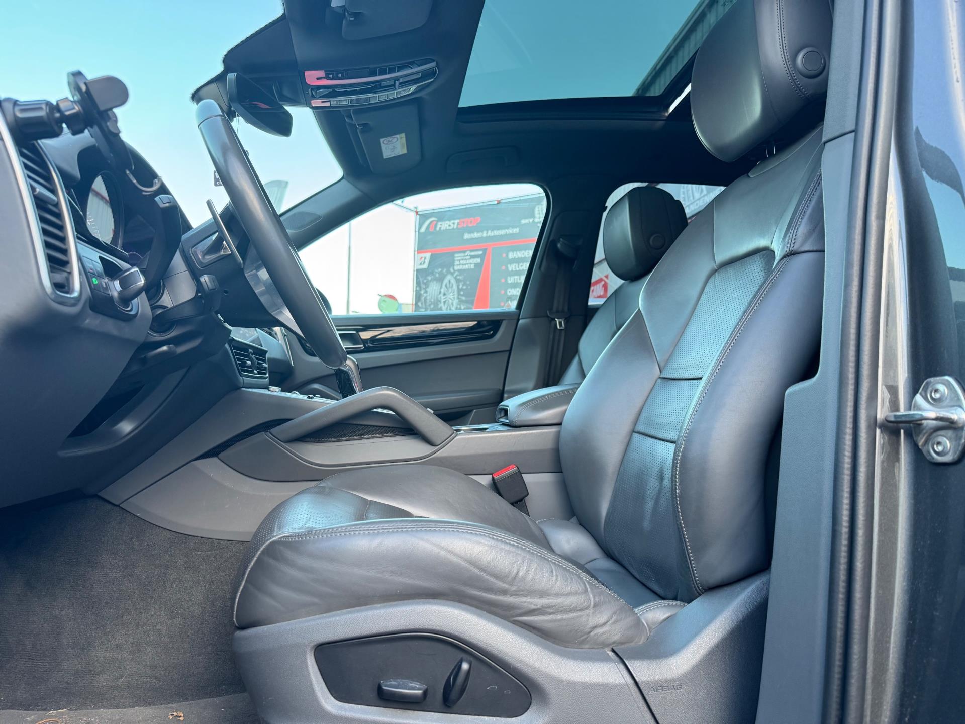Foto van Porsche Cayenne E-hybrid