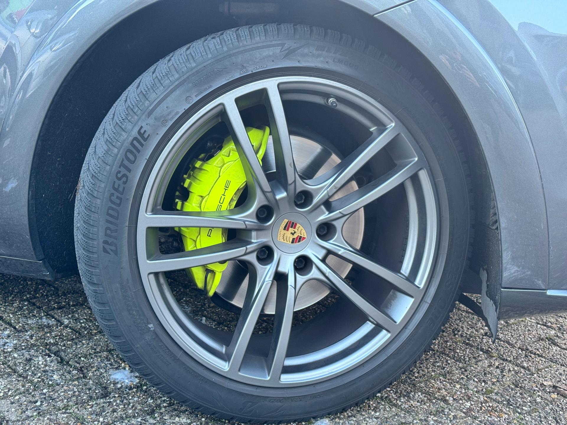 Foto van Porsche Cayenne E-hybrid