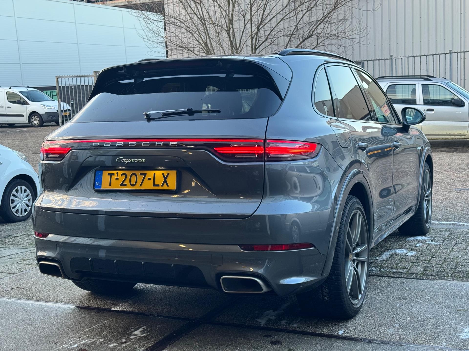 Foto van Porsche Cayenne E-hybrid