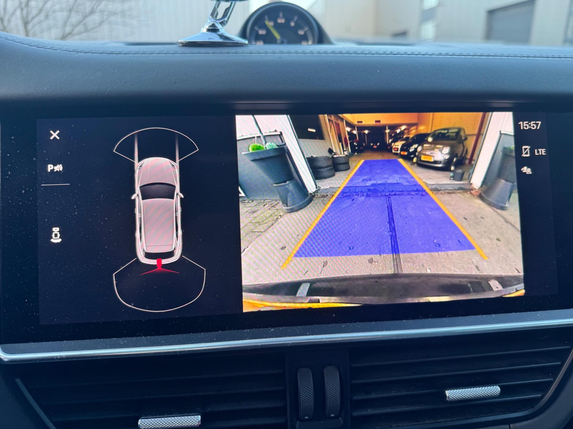 Foto van Porsche Cayenne E-hybrid