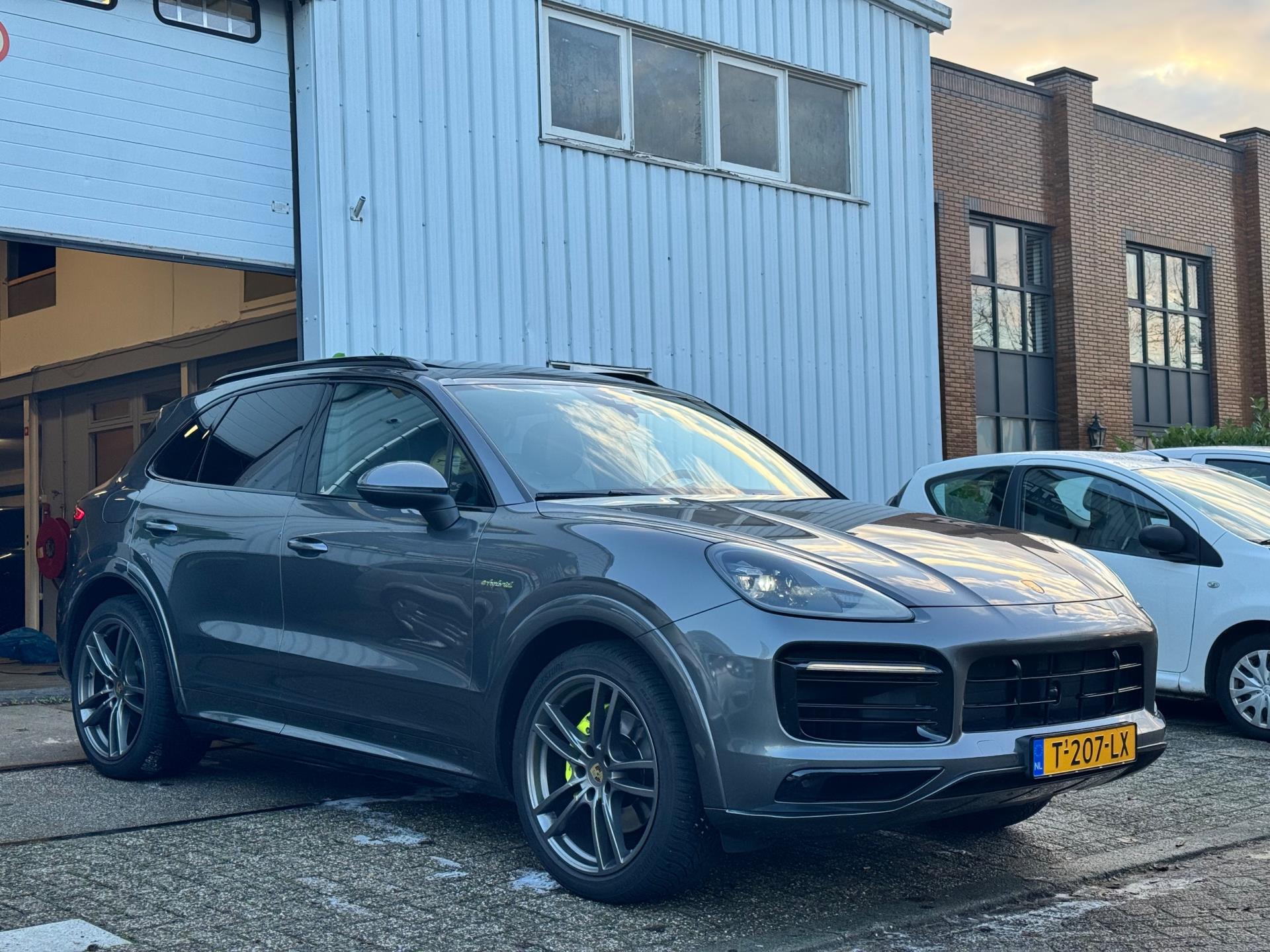 Foto van Porsche Cayenne E-hybrid