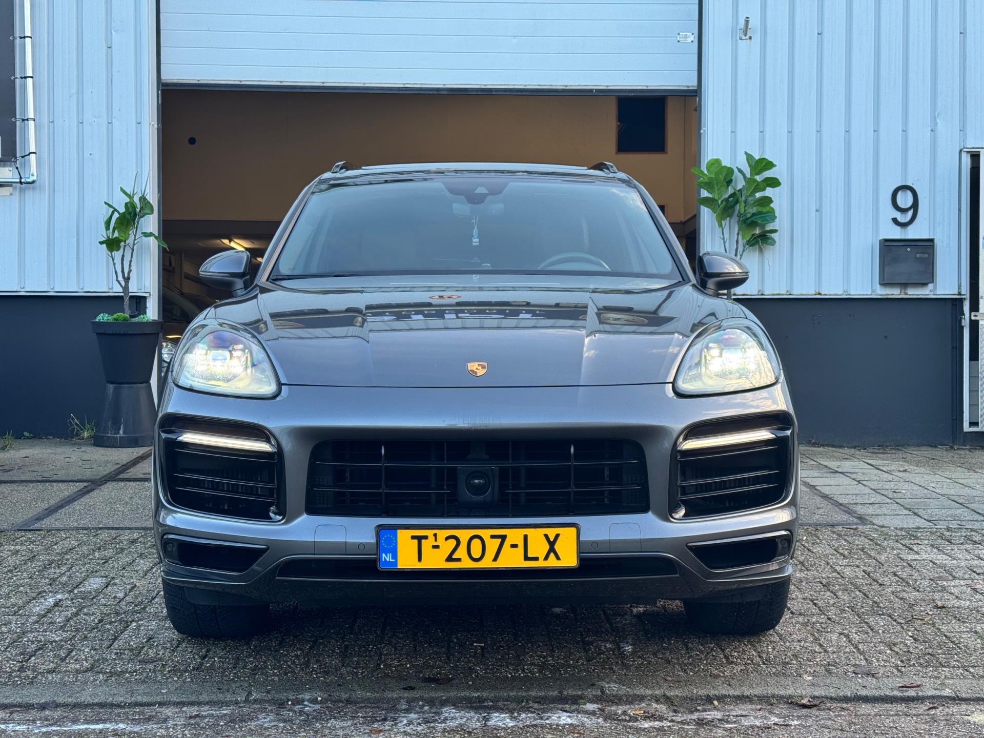 Foto van Porsche Cayenne E-hybrid