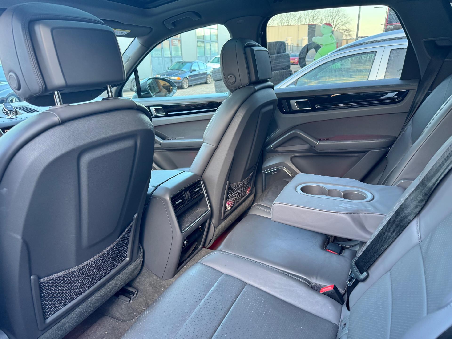 Foto van Porsche Cayenne E-hybrid