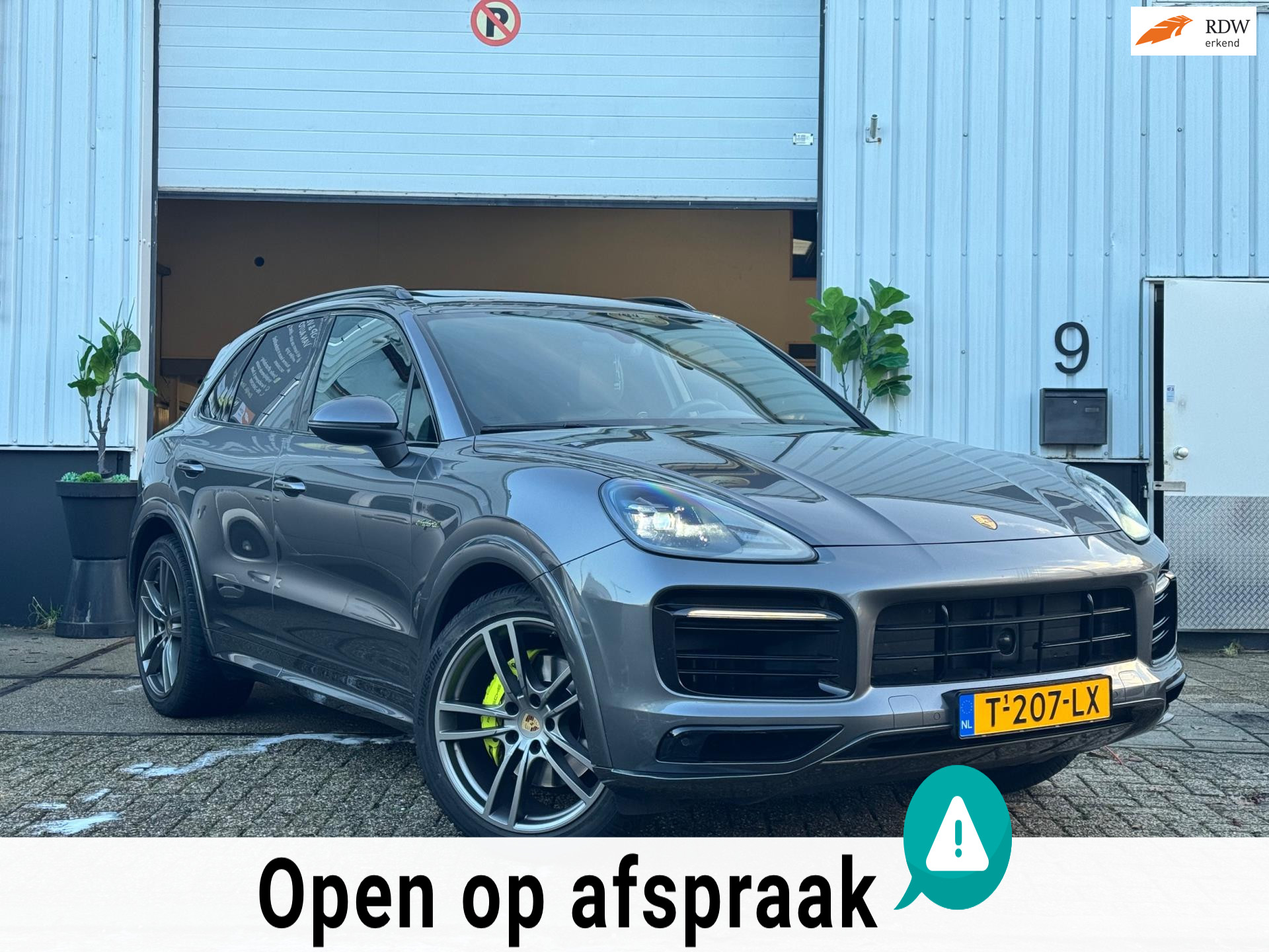 Porsche Cayenne E-hybrid 3.0 E-HYBRID|PLATINUM|PANO|LAGEKM|1STE EIGENAAR|2021/12|ZEER NETJES| 2021 - voorkant
