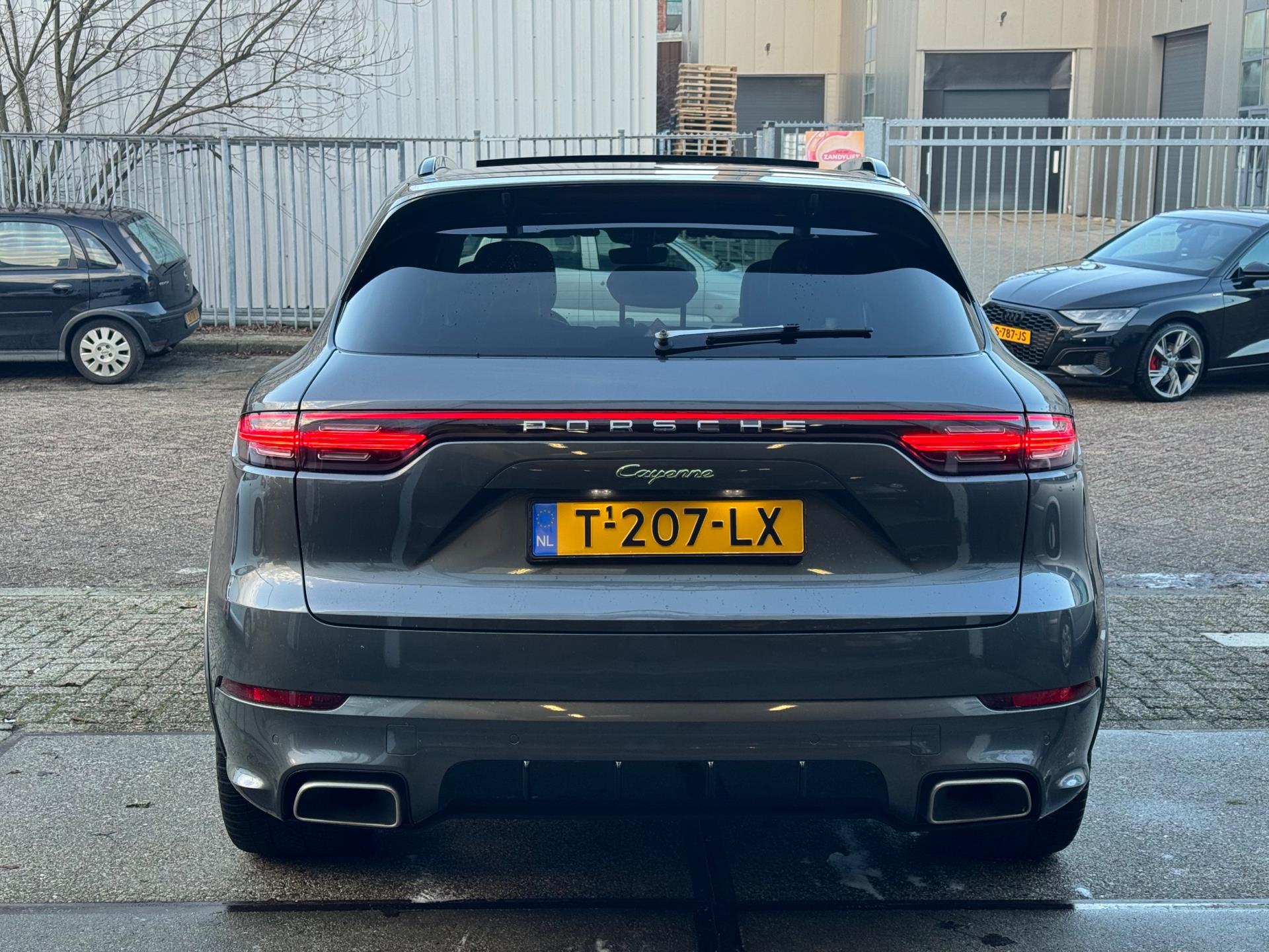 Foto van Porsche Cayenne E-hybrid