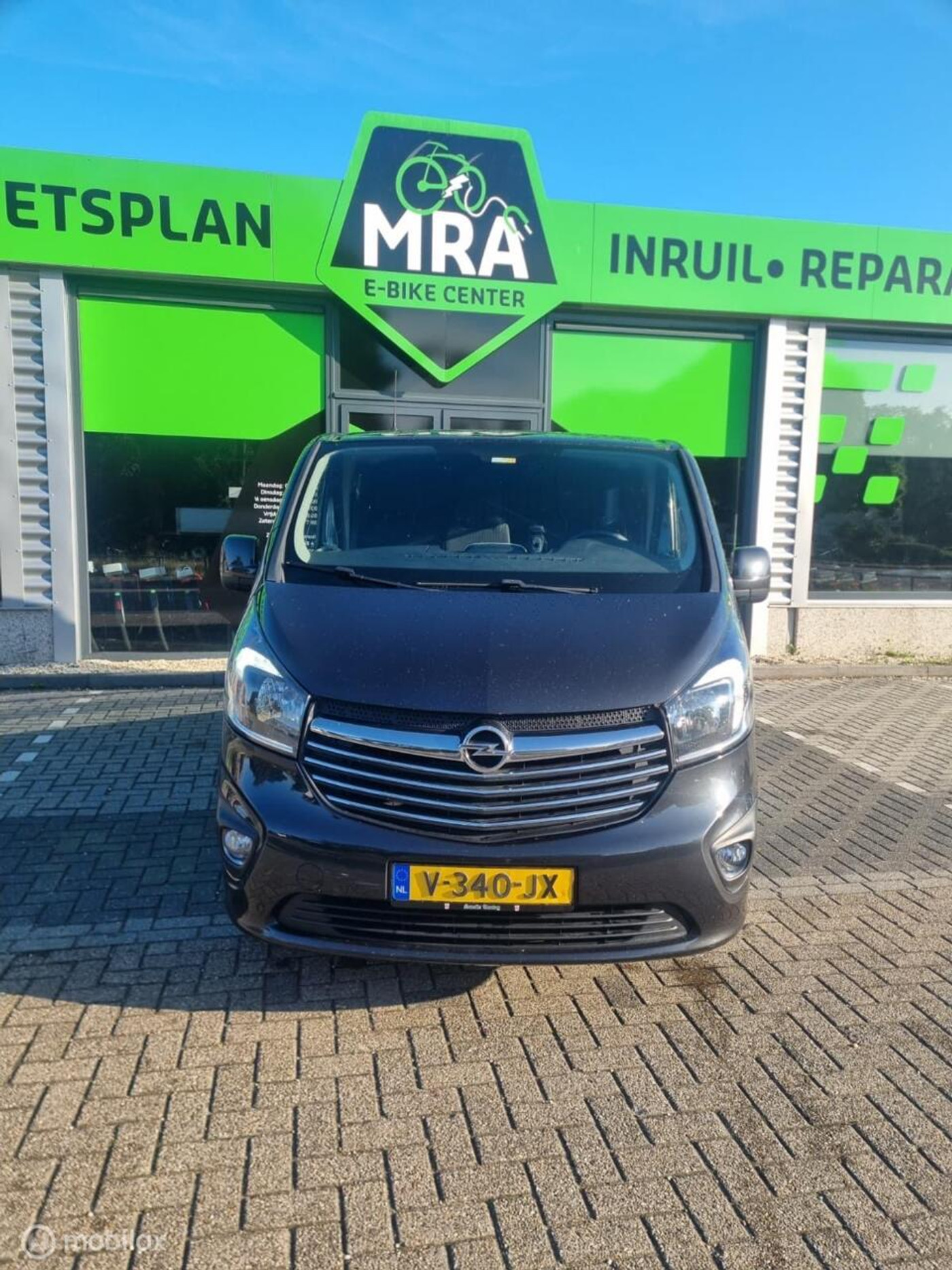 Opel Vivaro-b 1.6 CDTI L2H1 DC Sport DUBBEL CABINE - NAVIGATIE - TREKHAAK - PDC 2017 - voorkant