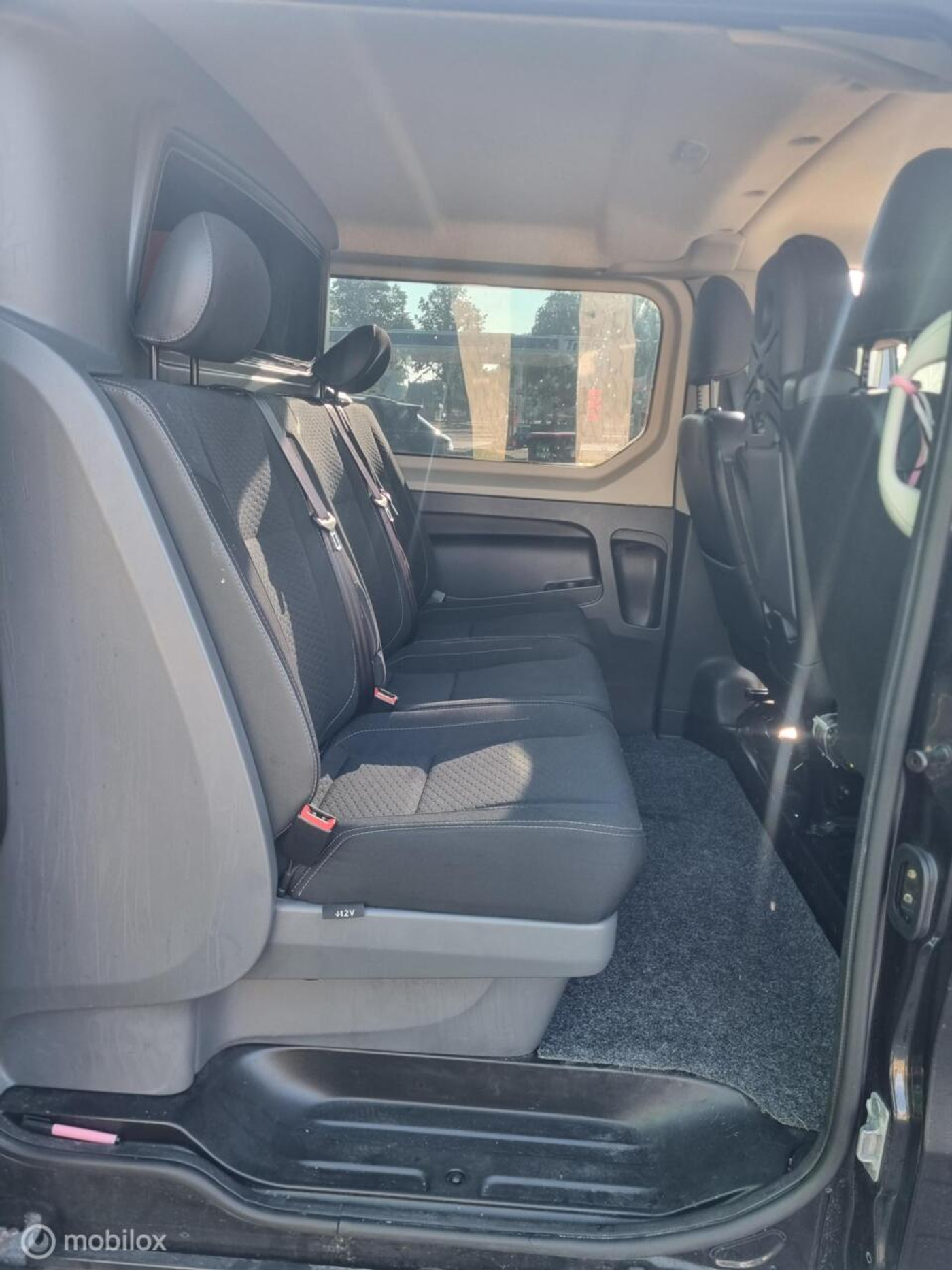 Foto van Opel Vivaro-b