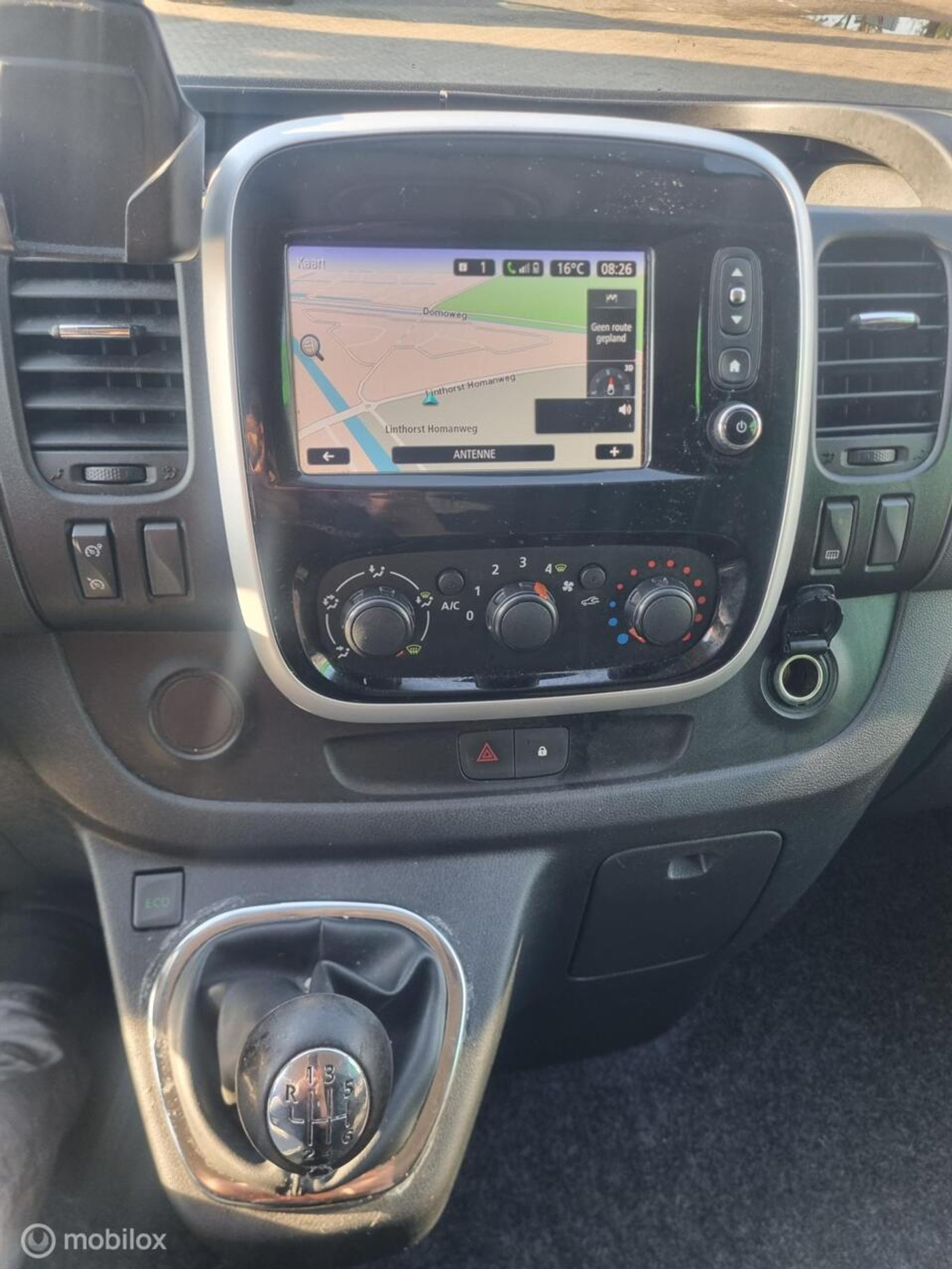 Foto van Opel Vivaro-b
