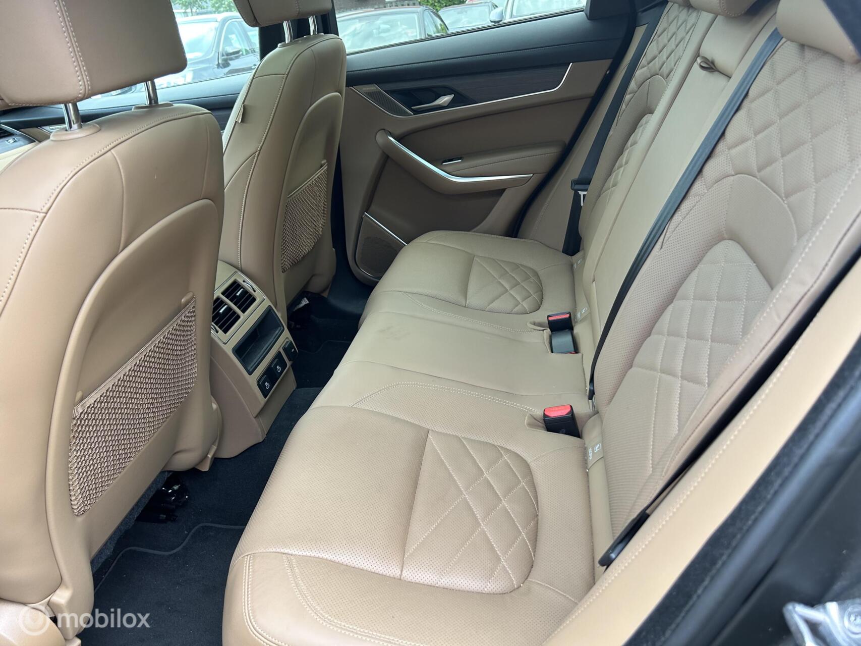 Foto van Jaguar Jaguar F-pace
