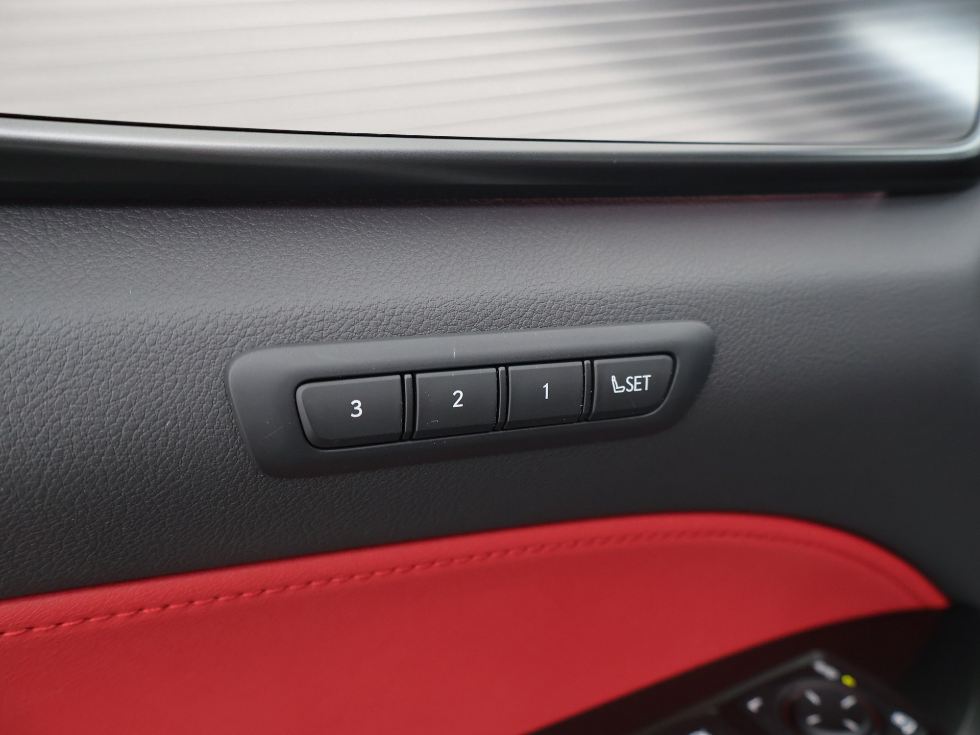 Foto van Lexus Lexus Nx450h+
