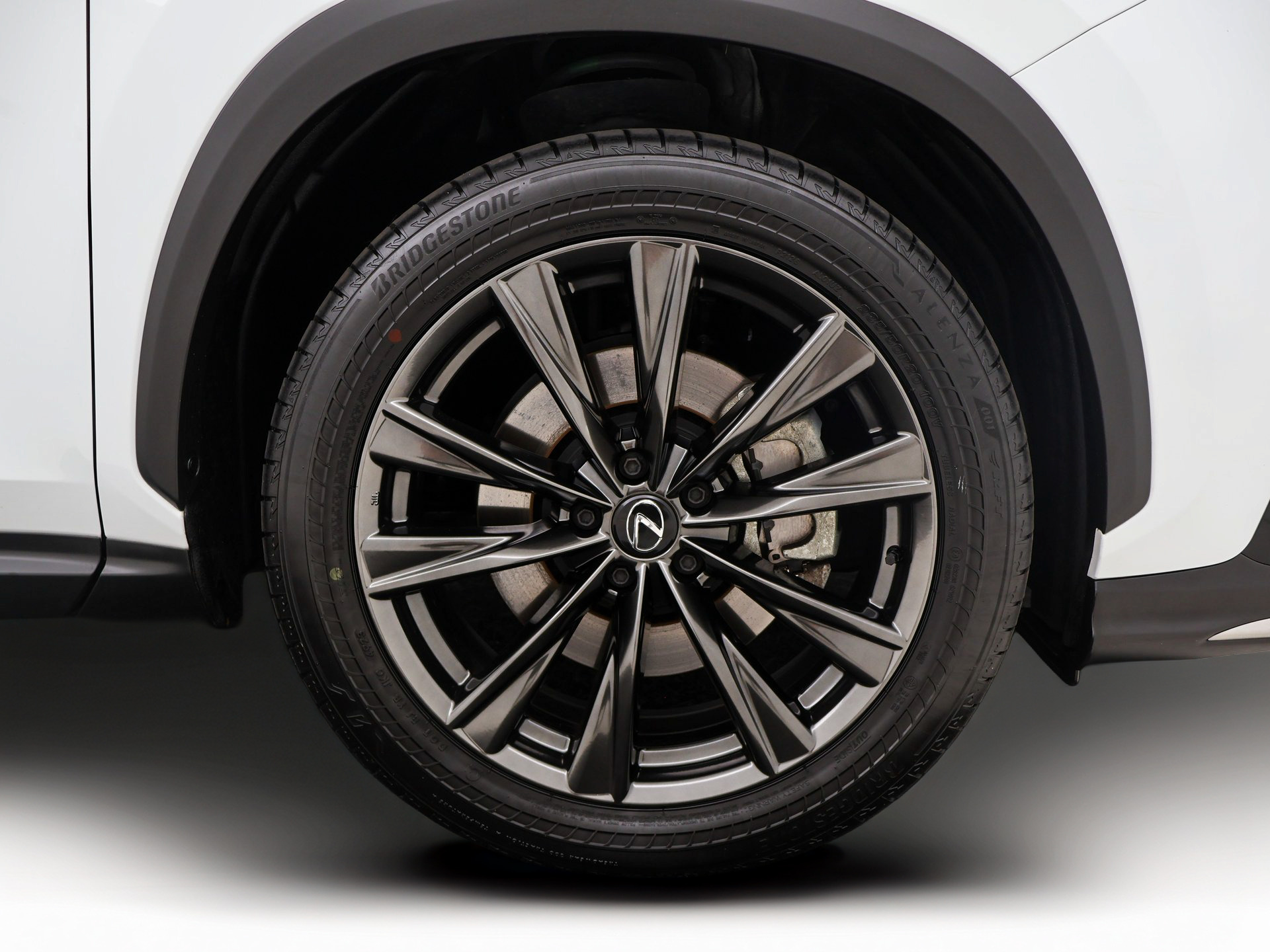 Foto van Lexus Lexus Nx450h+