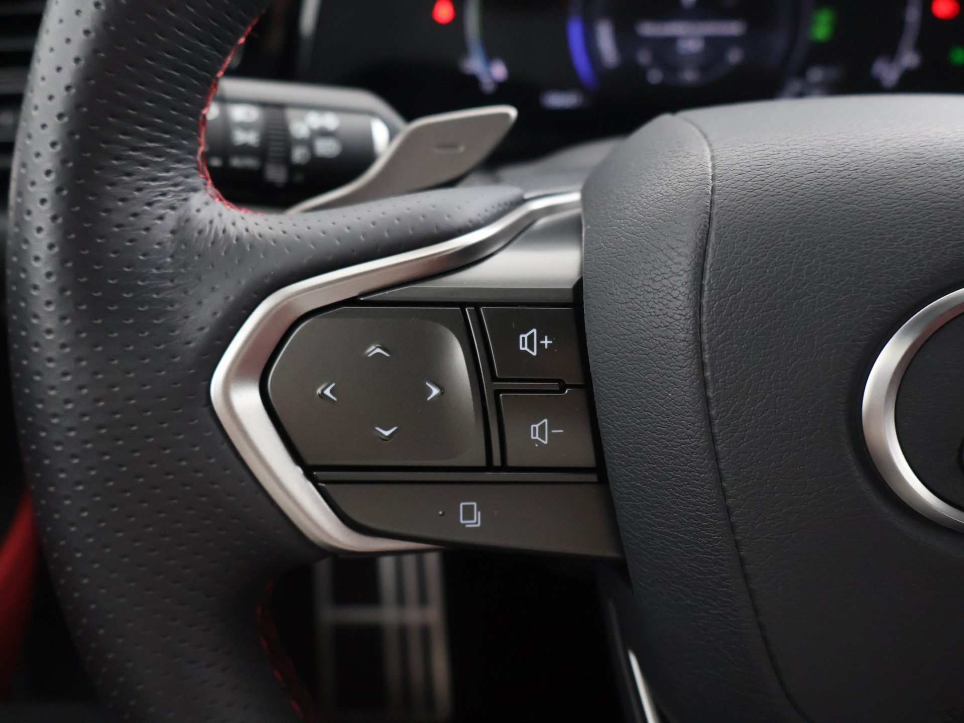 Foto van Lexus Lexus Nx450h+